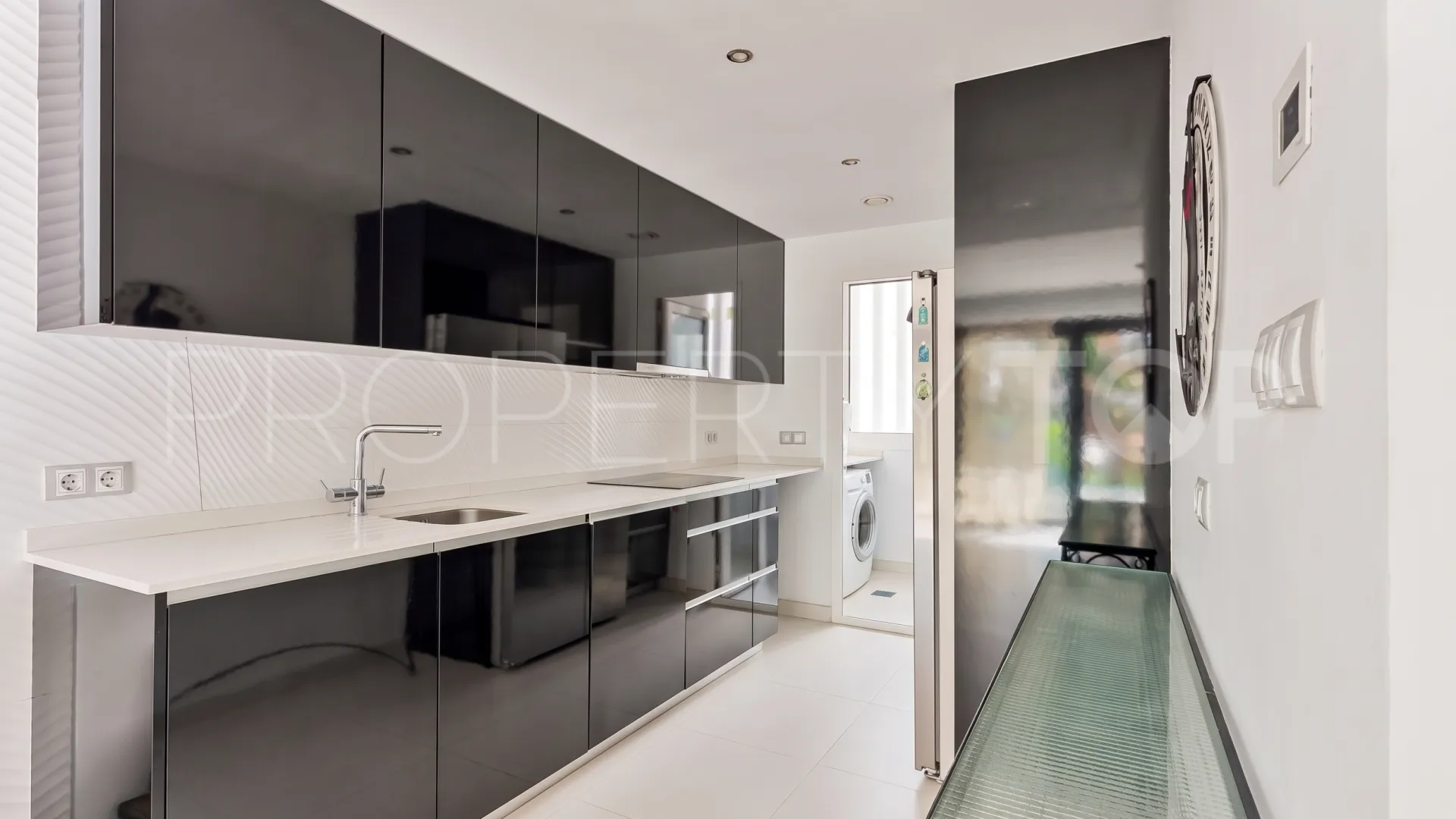 For sale town house with 3 bedrooms in Altos de Puente Romano
