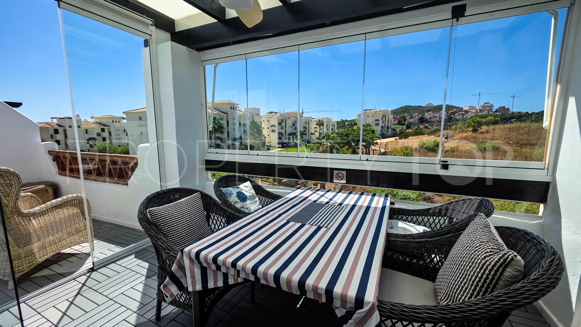 Buy penthouse with 2 bedrooms in Sabinillas