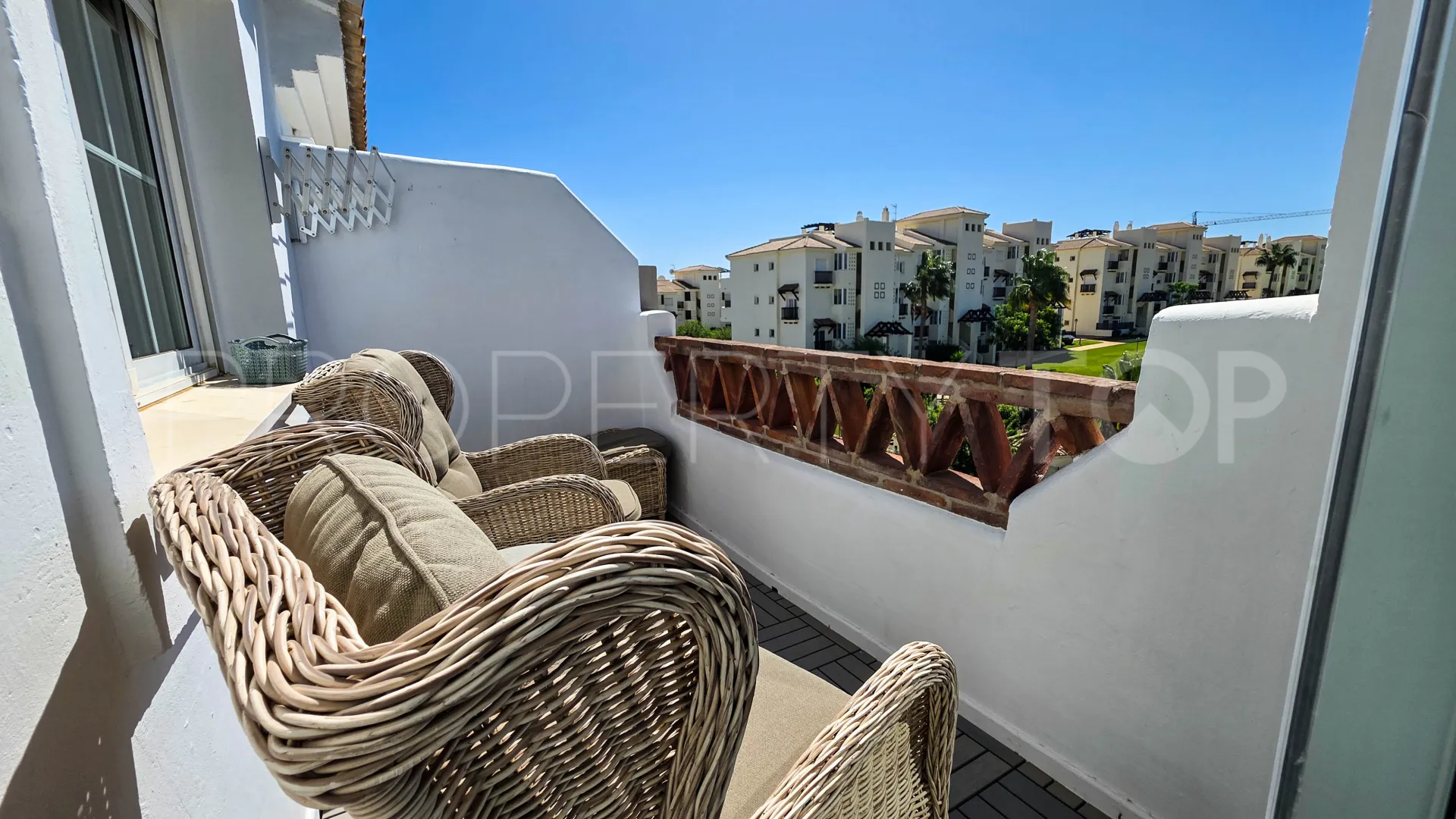 Buy penthouse with 2 bedrooms in Sabinillas
