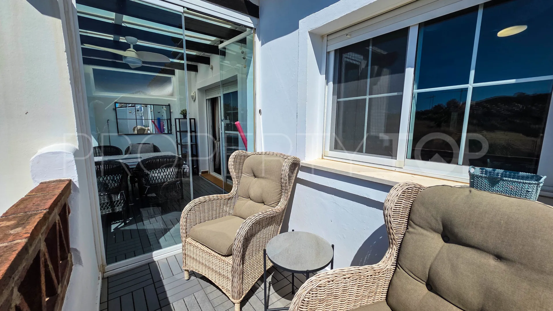 Buy penthouse with 2 bedrooms in Sabinillas