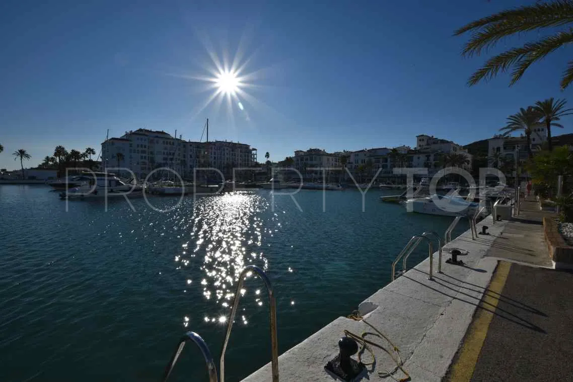 Buy penthouse with 2 bedrooms in Sabinillas