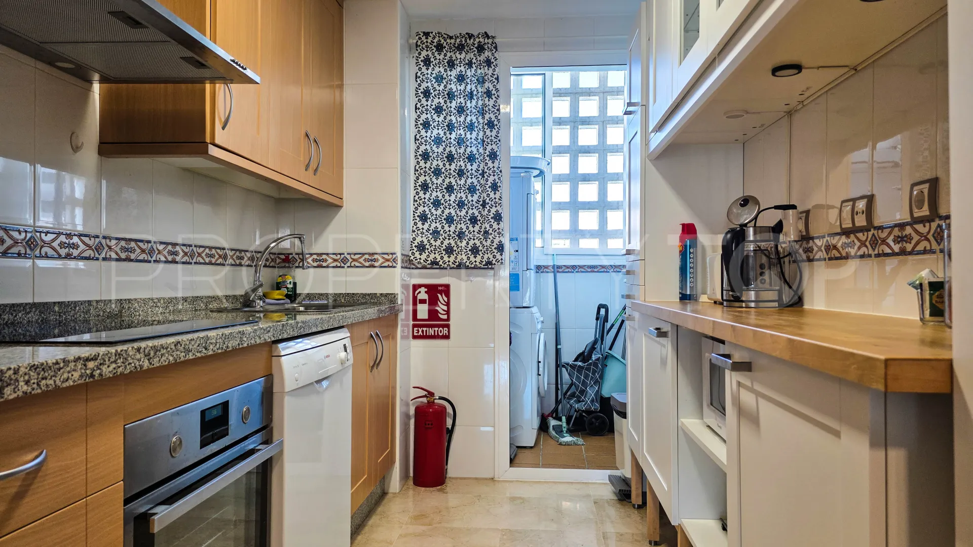 Buy penthouse with 2 bedrooms in Sabinillas
