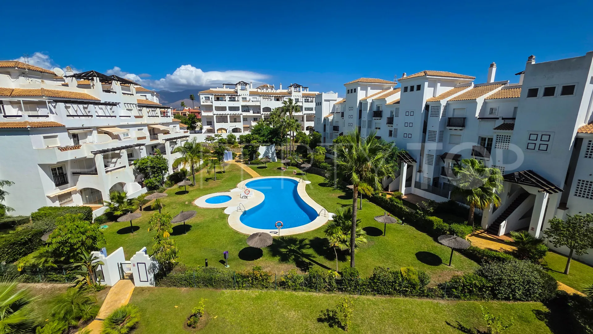 Buy penthouse with 2 bedrooms in Sabinillas
