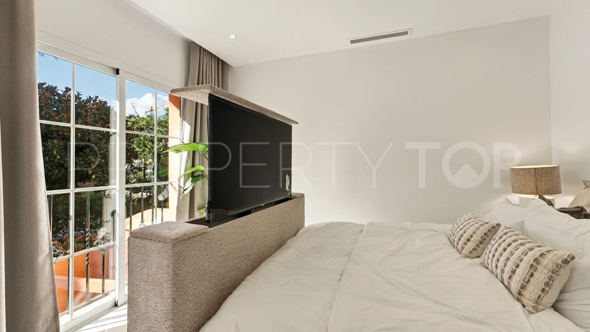 3 bedrooms duplex penthouse for sale in Andalucia Alta