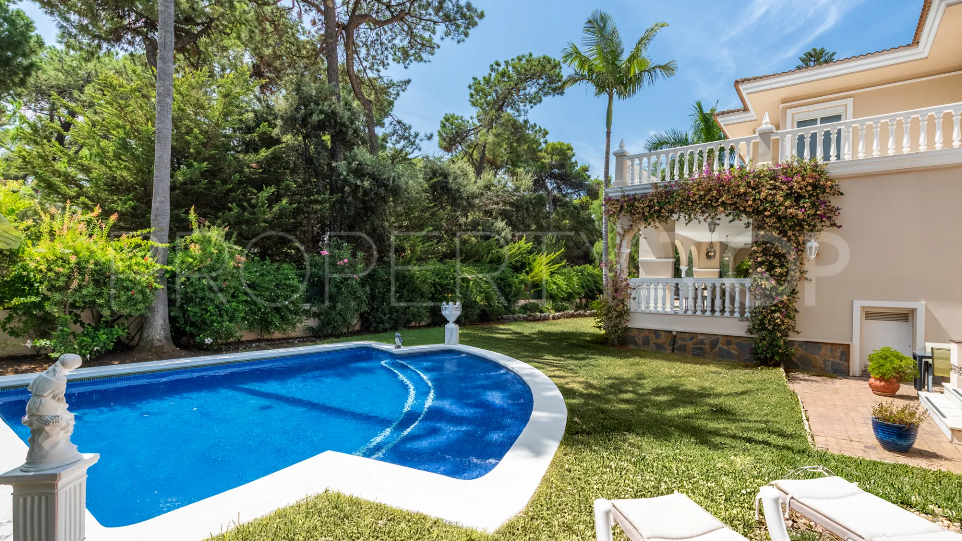 Estepona, casa a la venta con 5 dormitorios