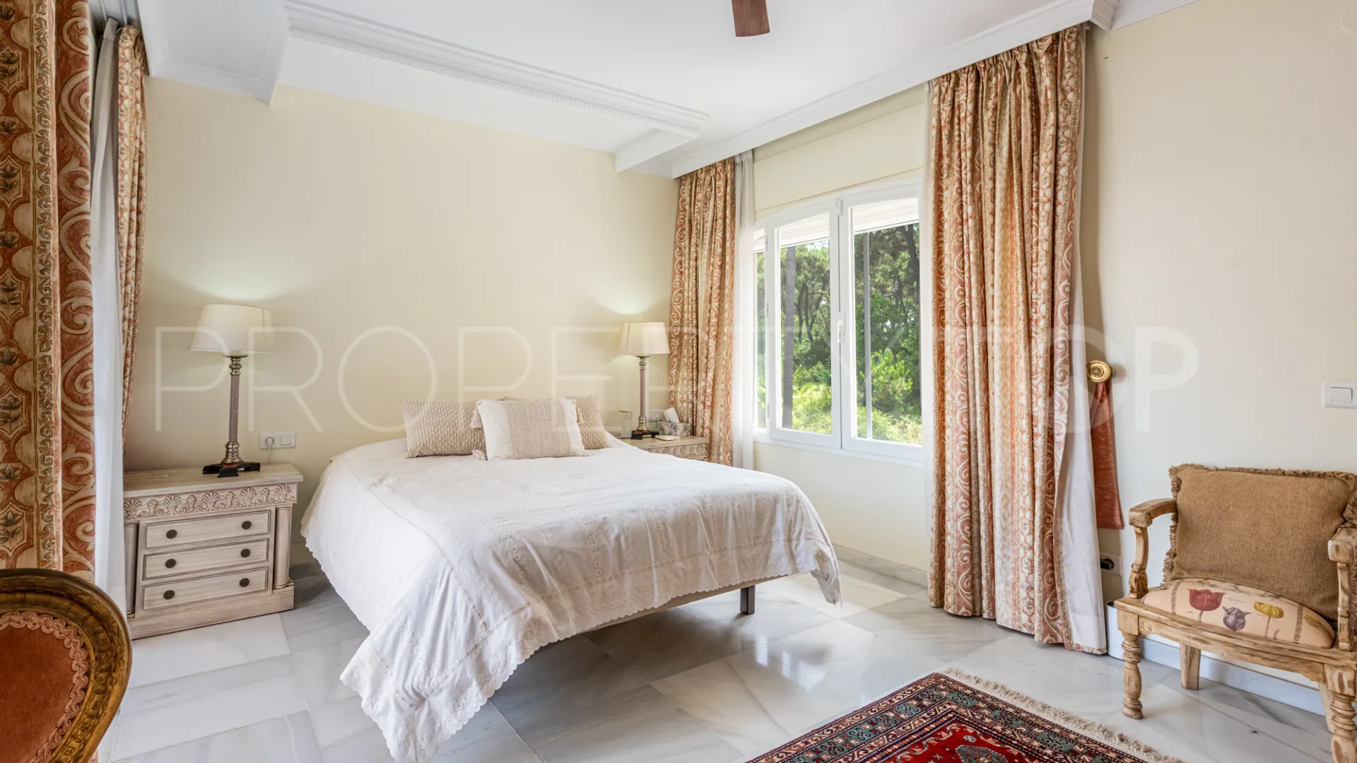 Estepona, casa a la venta con 5 dormitorios
