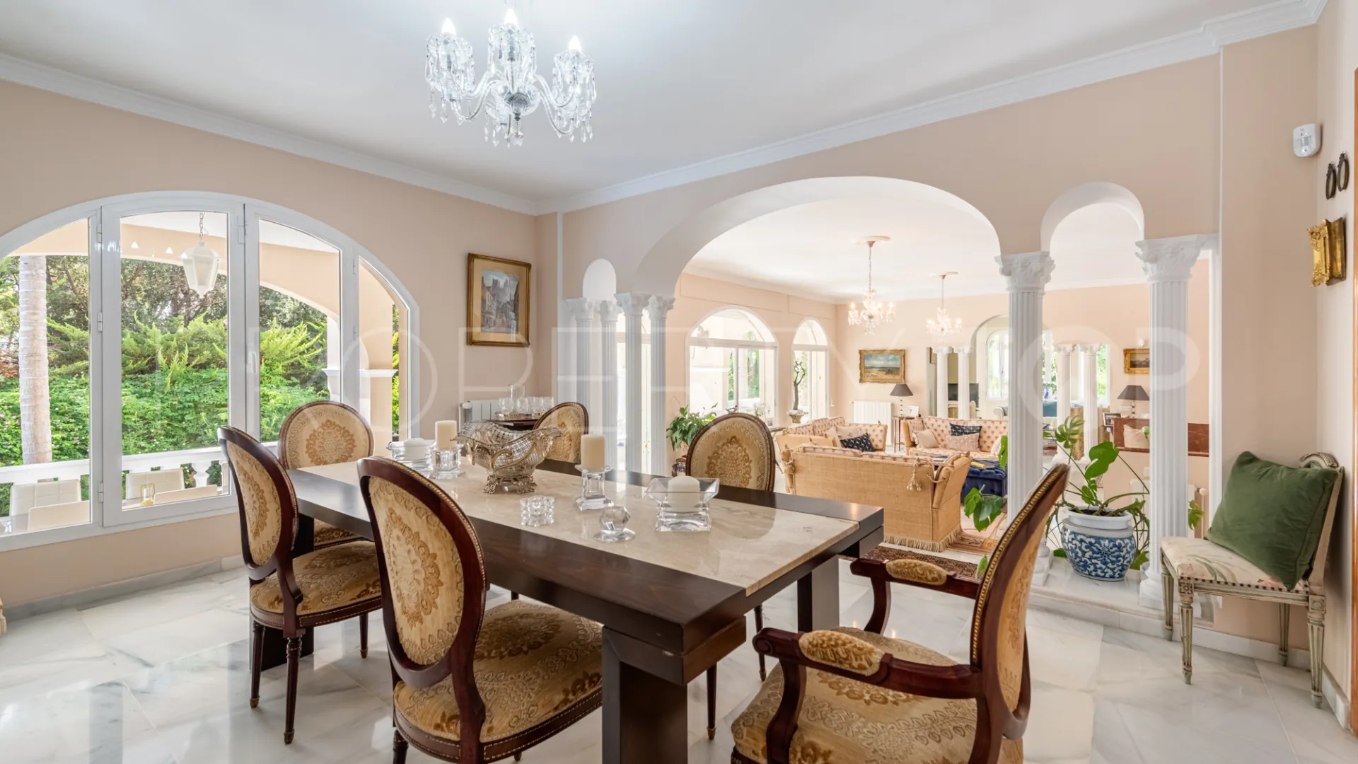 Estepona, casa a la venta con 5 dormitorios