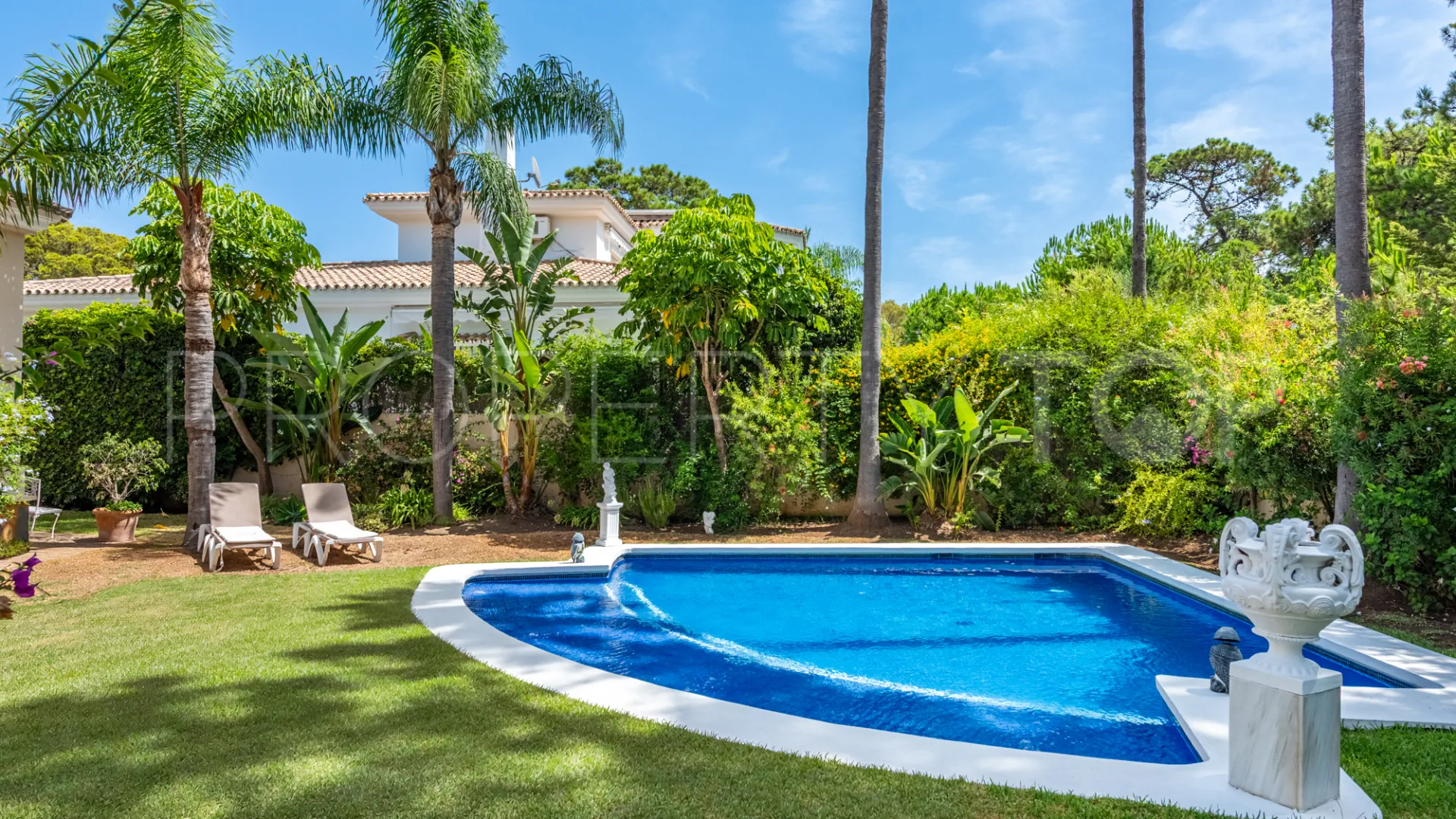 Estepona, casa a la venta con 5 dormitorios