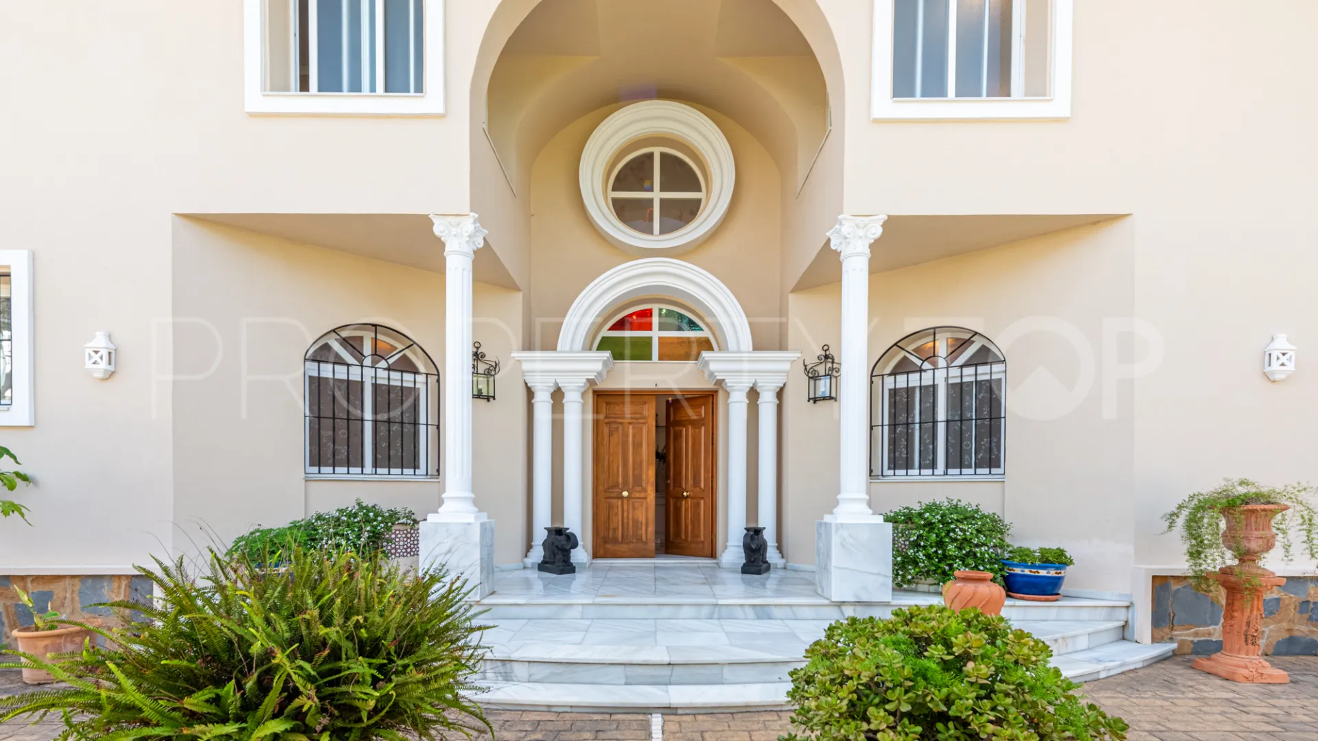 Estepona, casa a la venta con 5 dormitorios