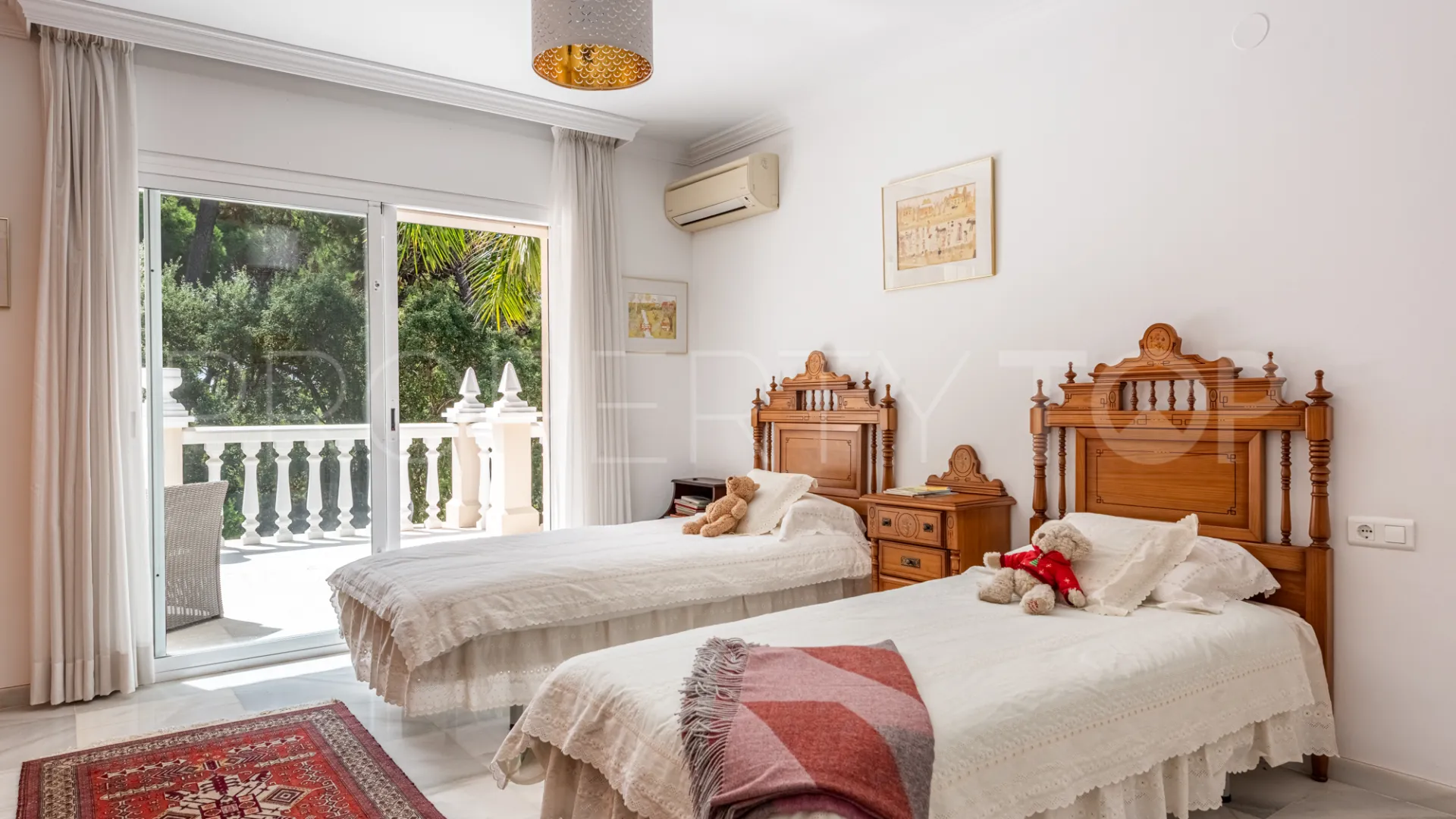 Estepona, casa a la venta con 5 dormitorios