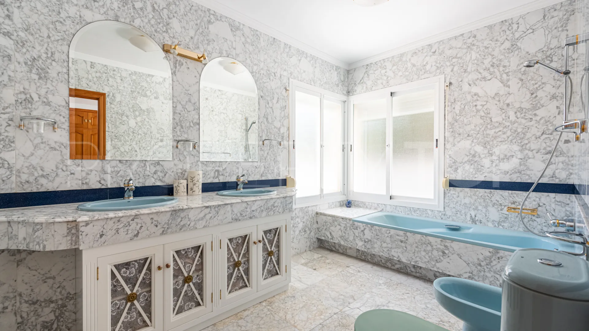 Estepona, casa a la venta con 5 dormitorios