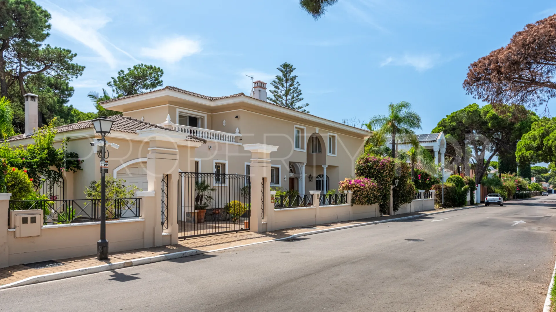 Estepona, casa a la venta con 5 dormitorios