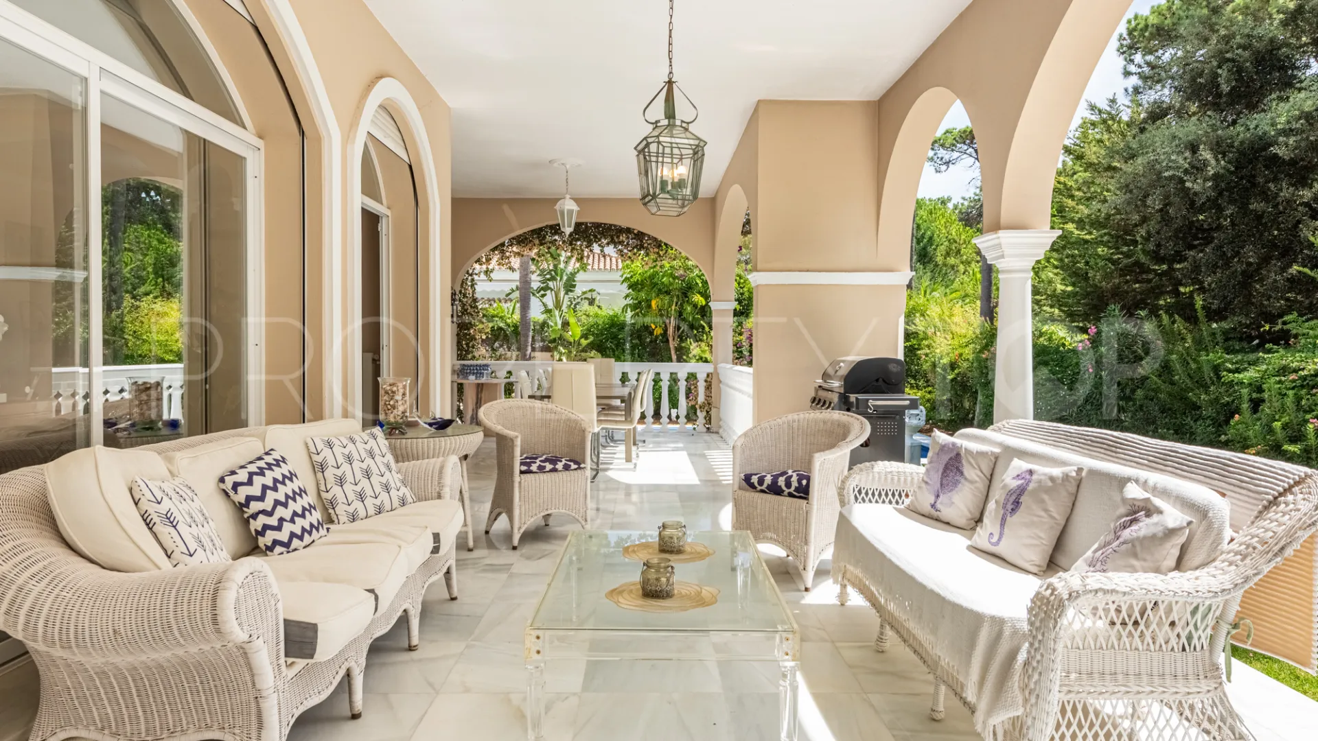Estepona, casa a la venta con 5 dormitorios