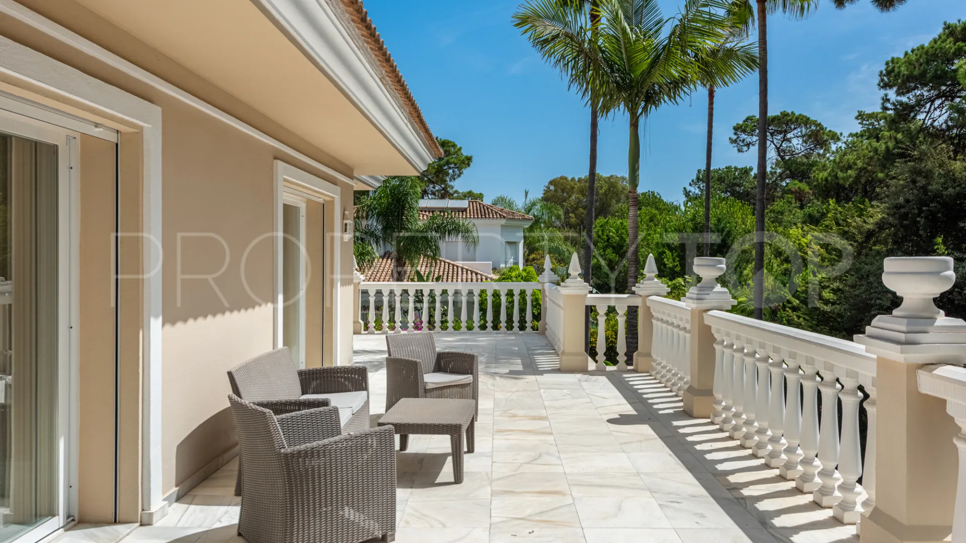 Estepona, casa a la venta con 5 dormitorios