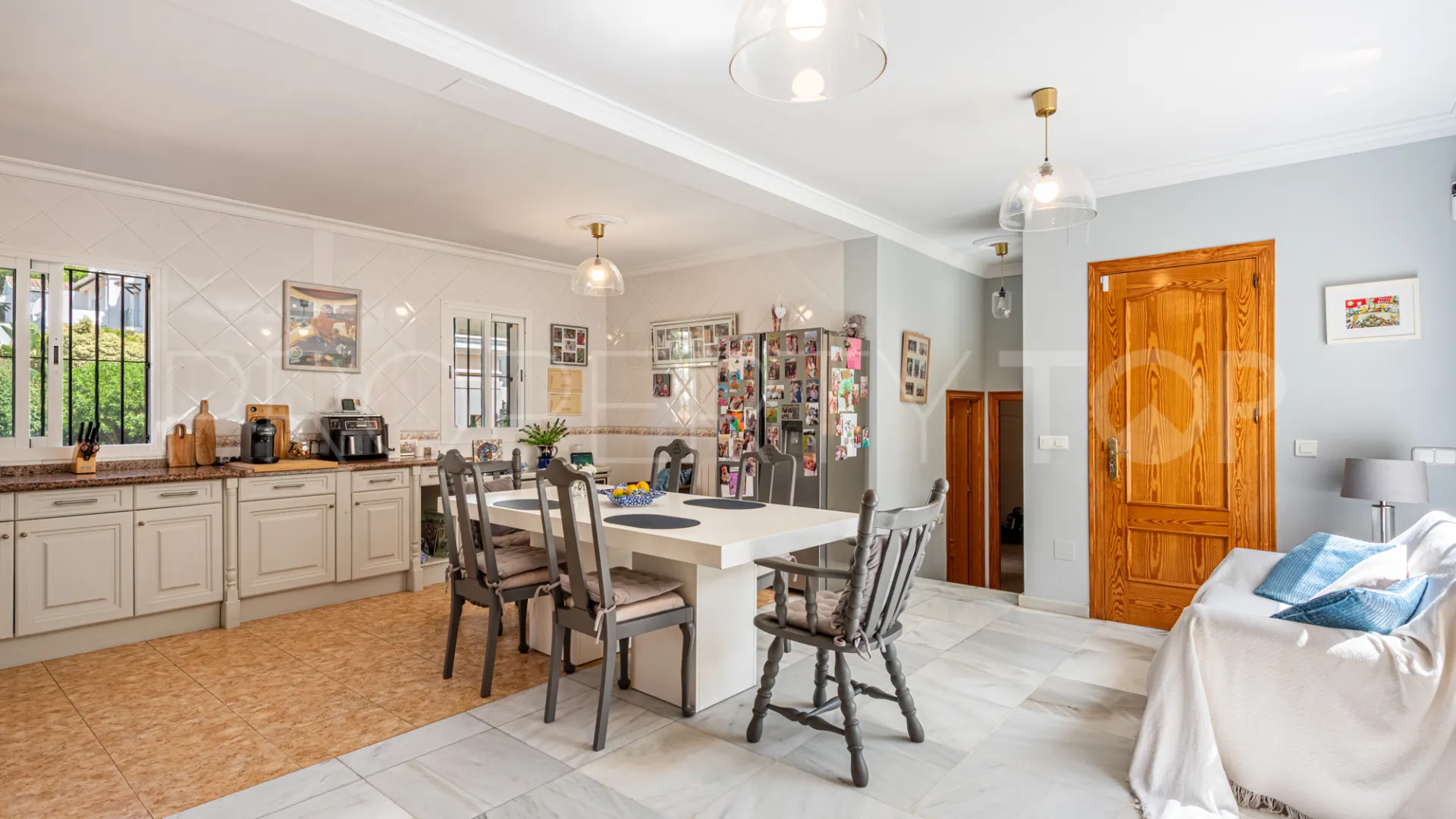 Estepona, casa a la venta con 5 dormitorios