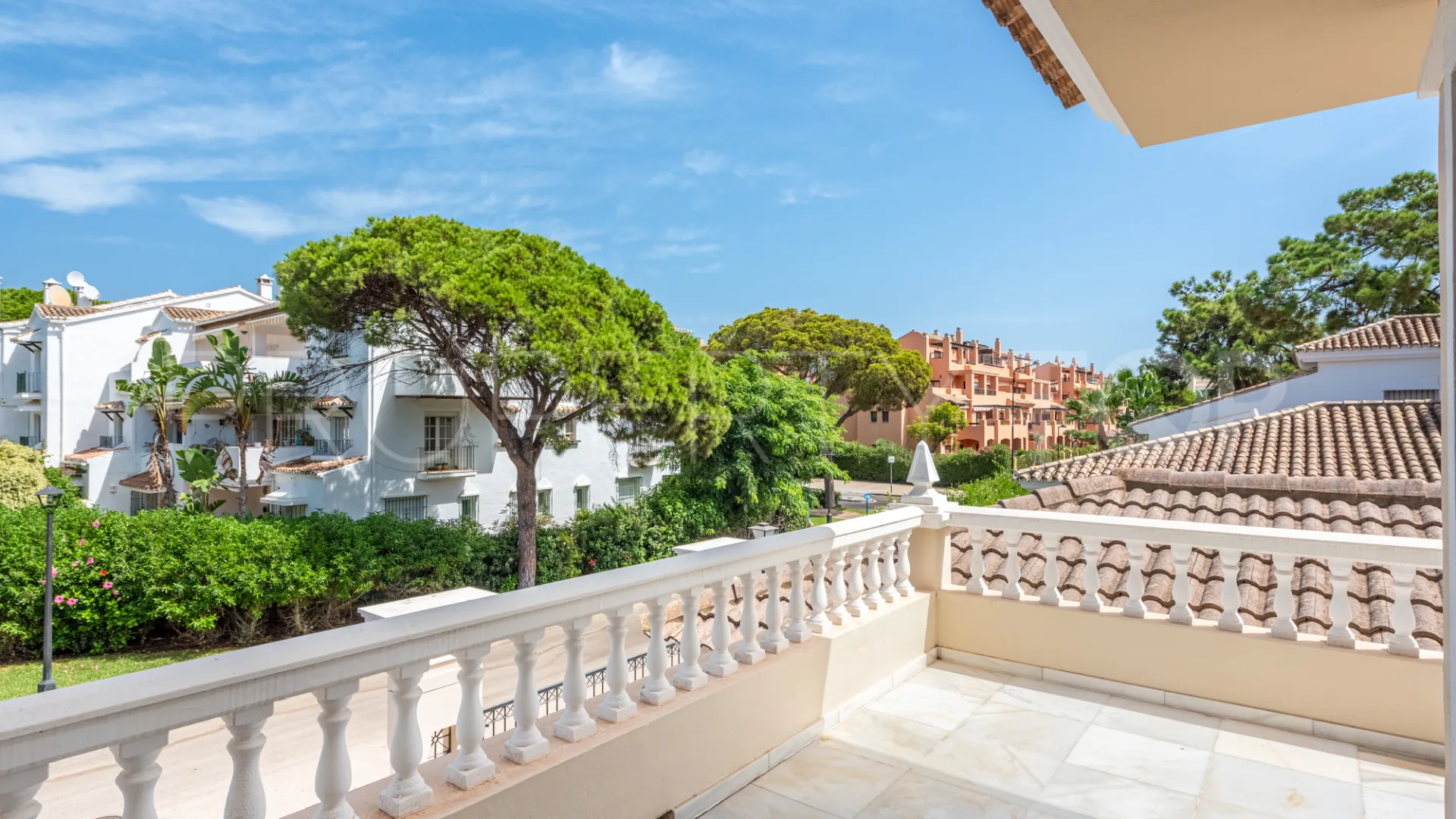 Estepona, casa a la venta con 5 dormitorios