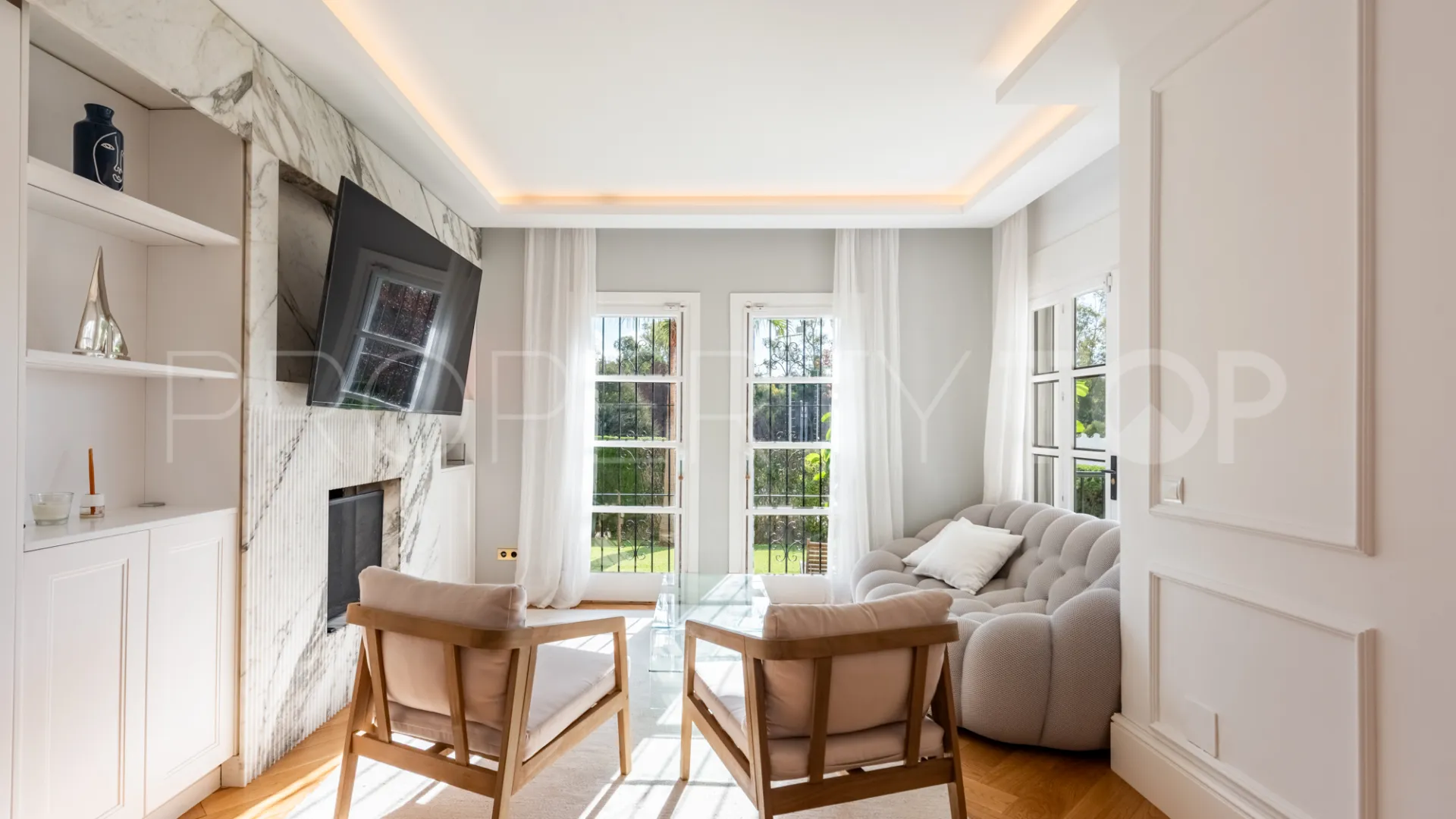 Buy 3 bedrooms ground floor apartment in Nueva Andalucia