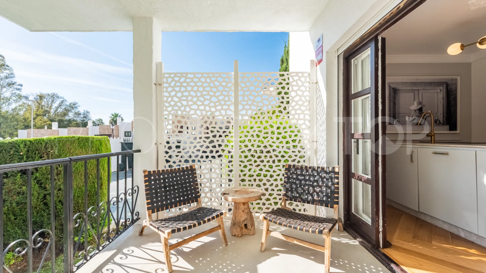 Buy 3 bedrooms ground floor apartment in Nueva Andalucia