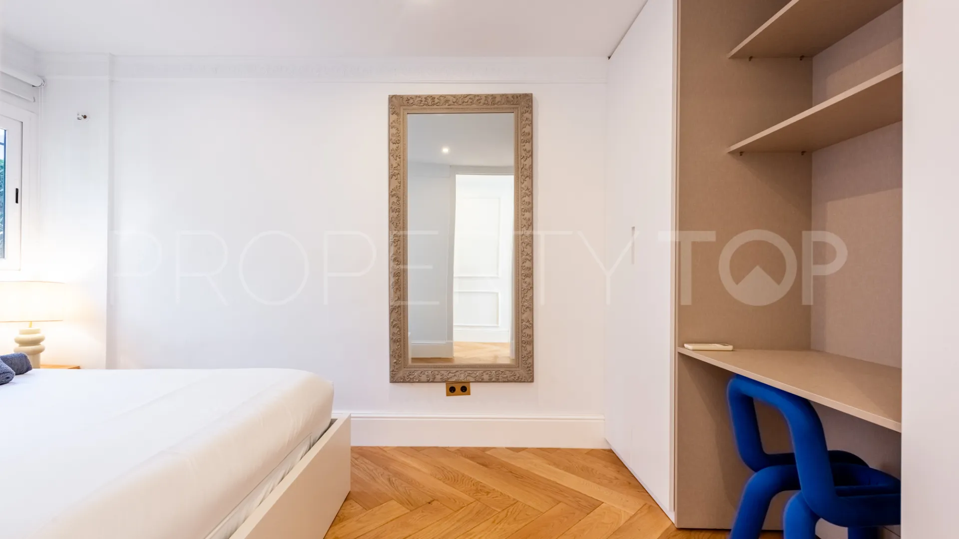 Buy 3 bedrooms ground floor apartment in Nueva Andalucia