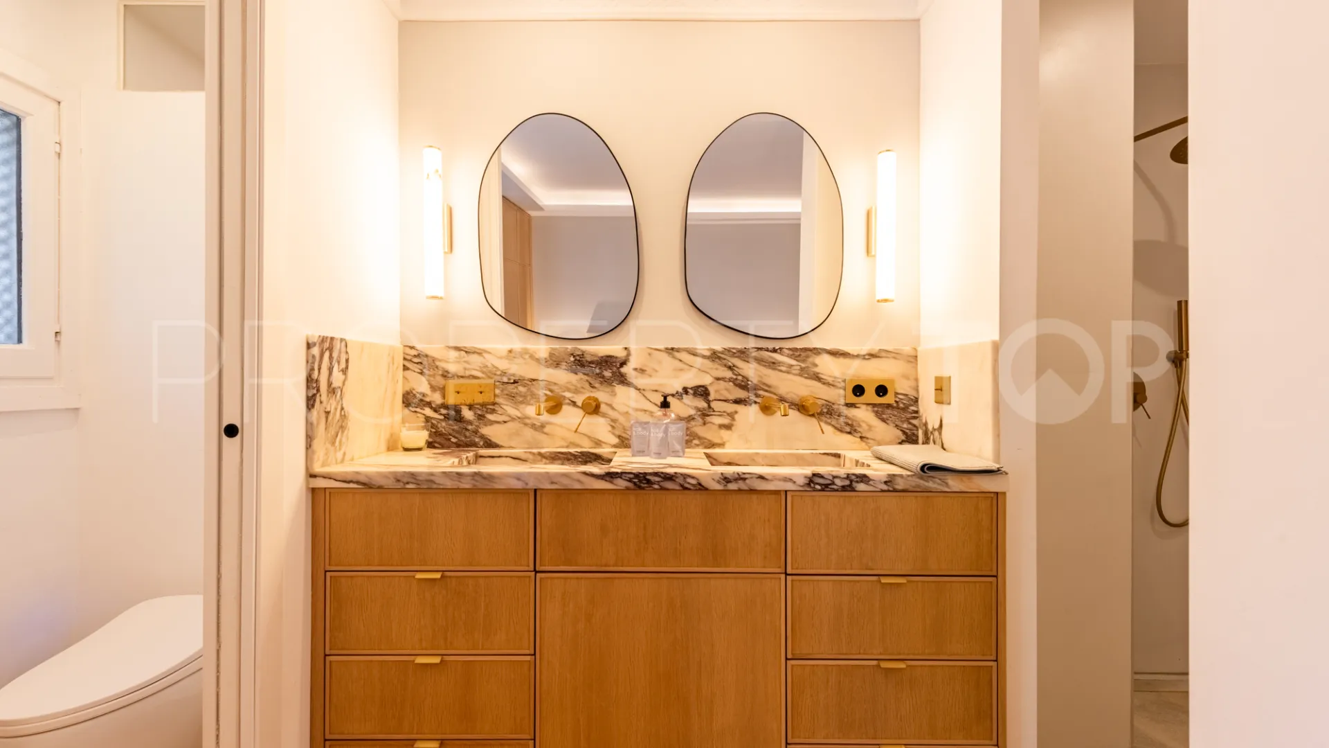 Buy 3 bedrooms ground floor apartment in Nueva Andalucia