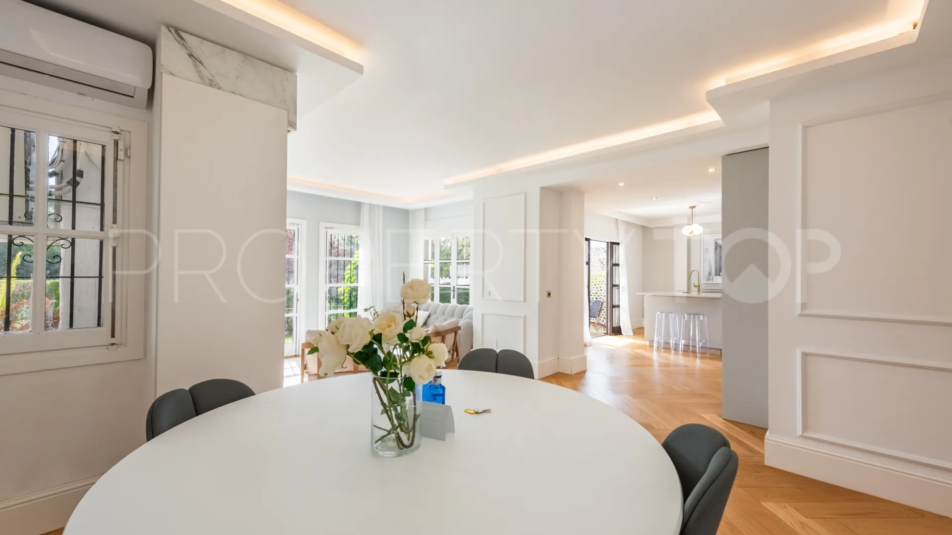 Buy 3 bedrooms ground floor apartment in Nueva Andalucia