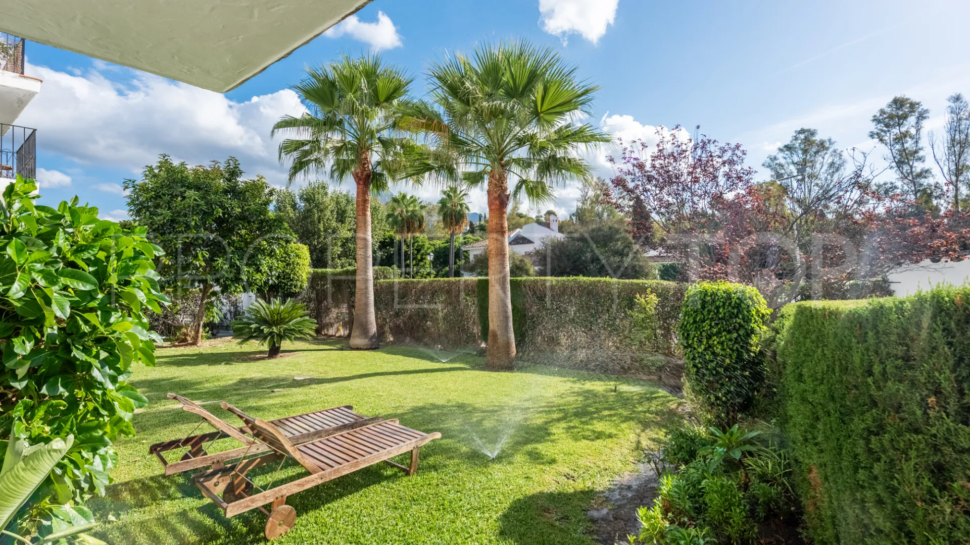Buy 3 bedrooms ground floor apartment in Nueva Andalucia
