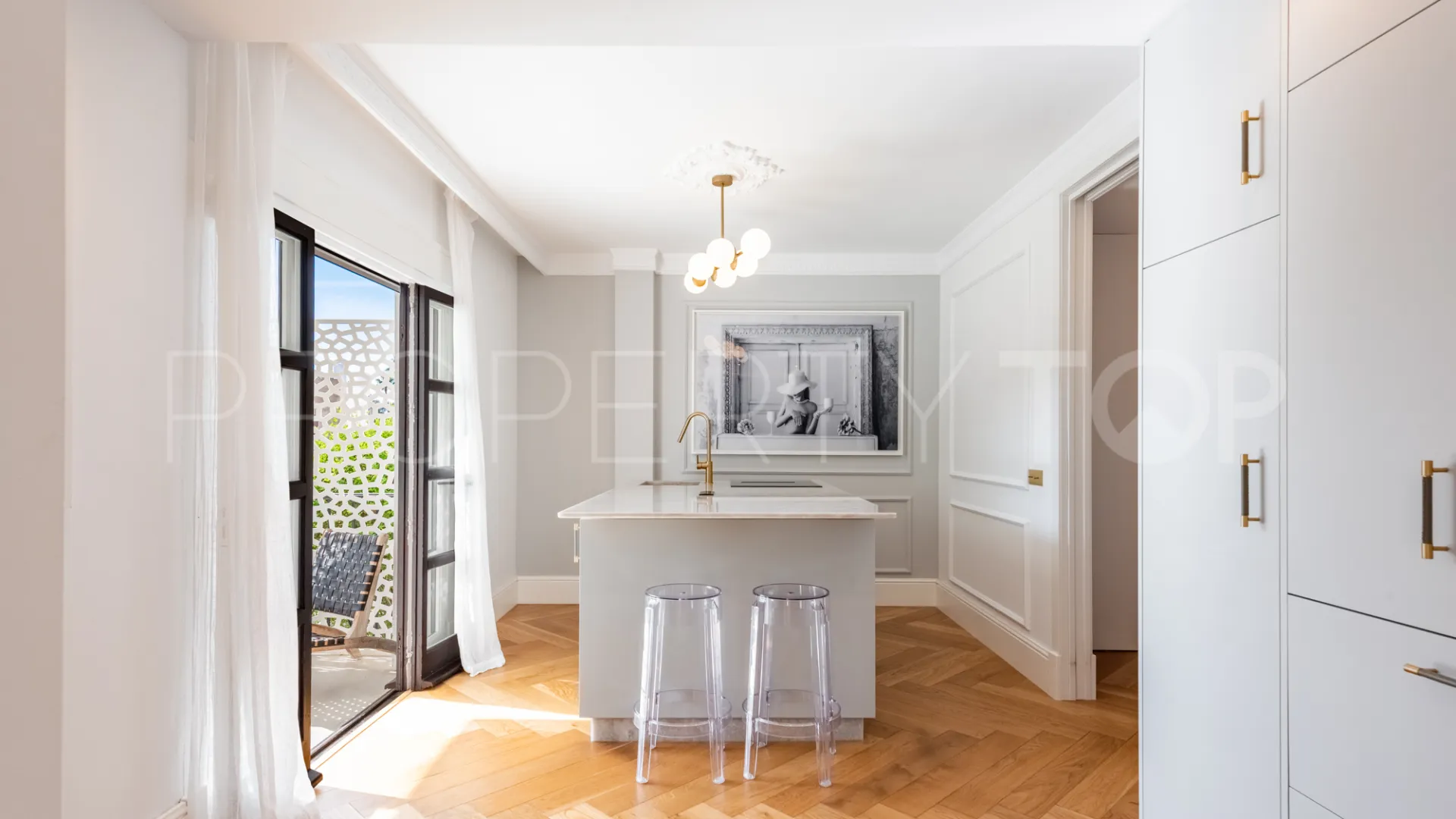 Buy 3 bedrooms ground floor apartment in Nueva Andalucia