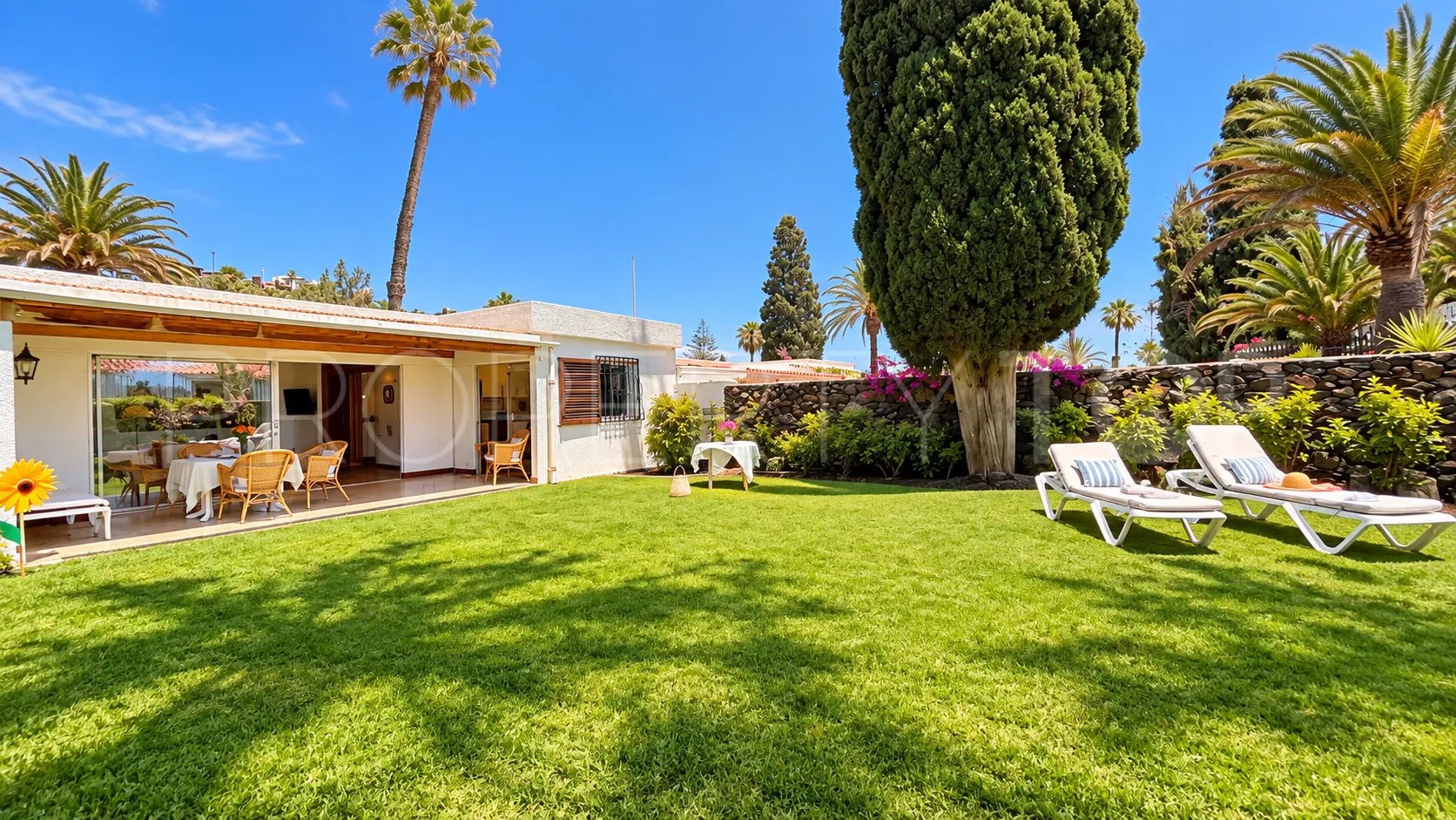 House for sale in Rocas Rojas with 2 bedrooms