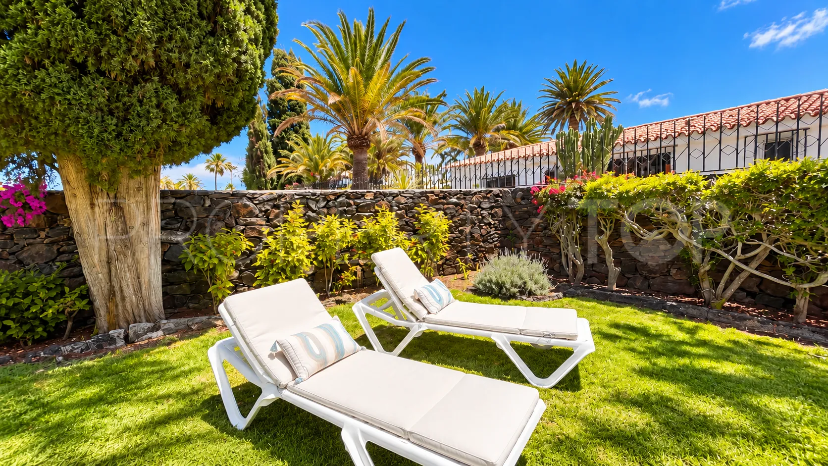 House for sale in Rocas Rojas with 2 bedrooms