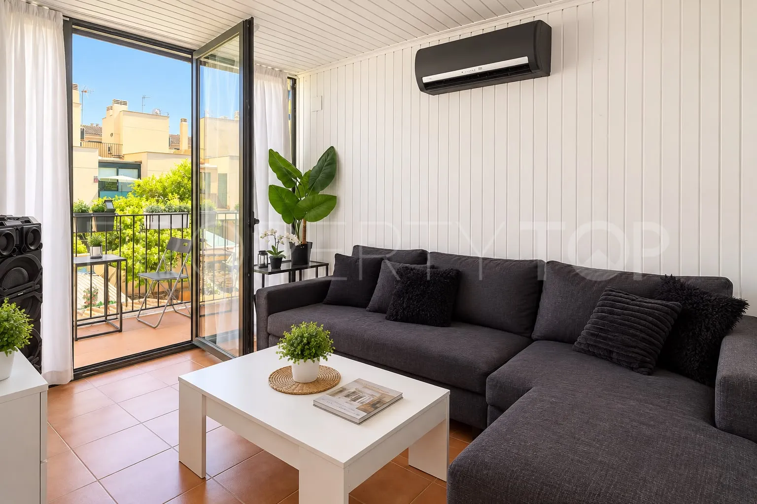 For sale 4 bedrooms town house in Binissalem