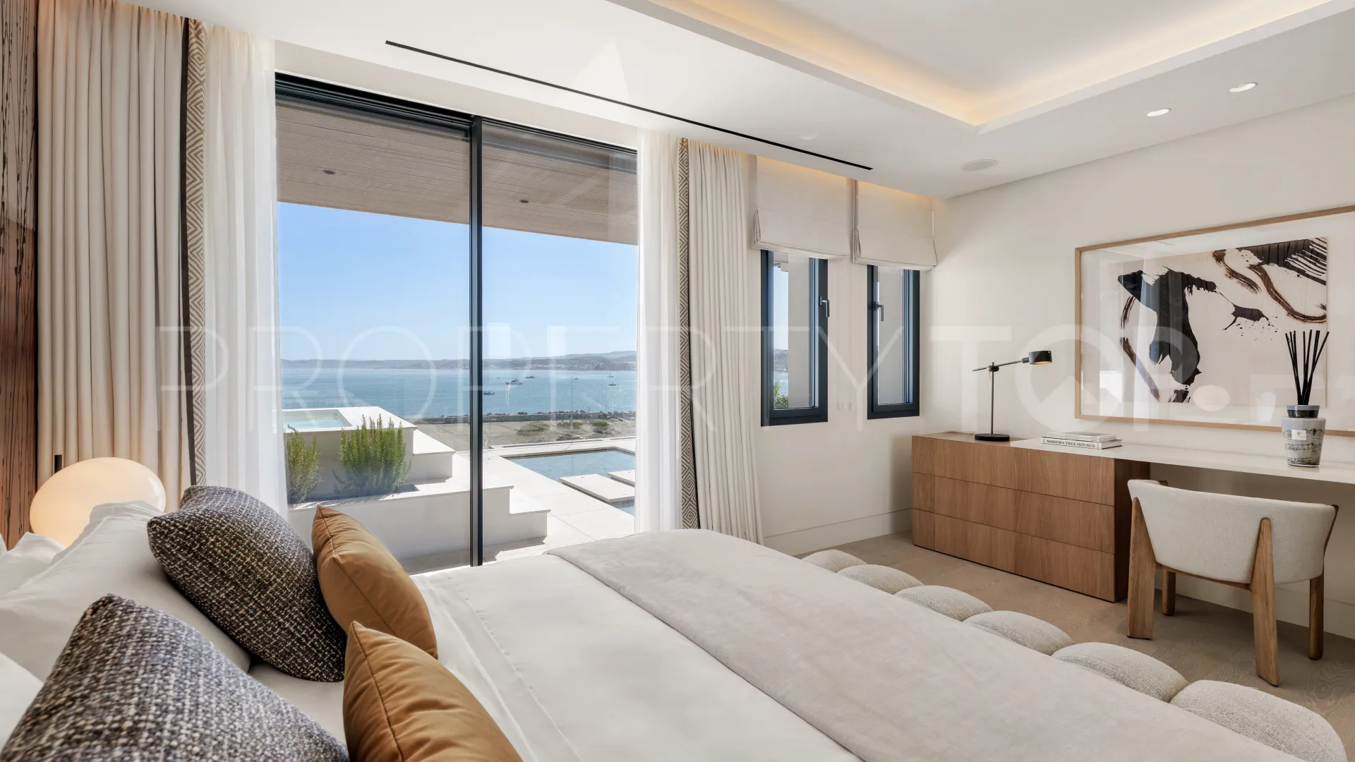 Buy duplex penthouse in Estepona Town