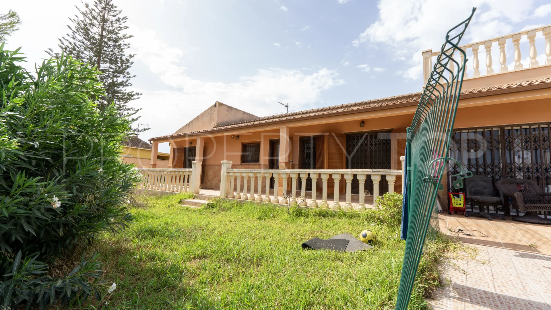 Casa con 6 dormitorios en venta en Los Balcones