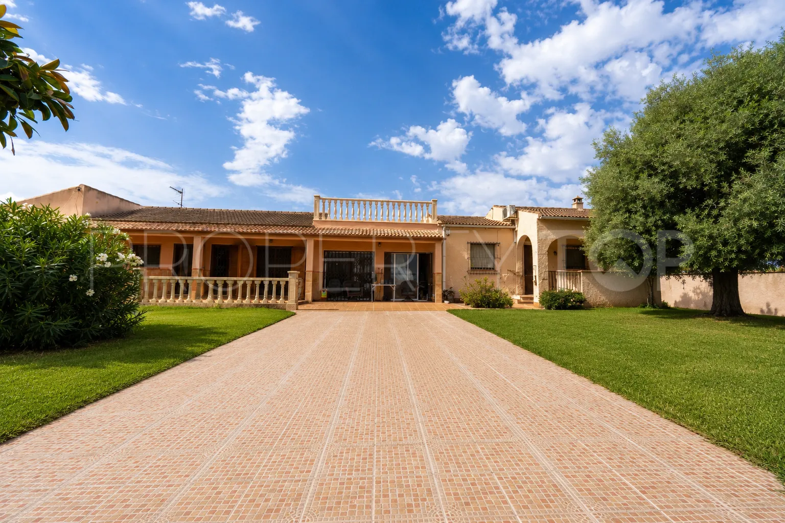 Casa con 6 dormitorios en venta en Los Balcones