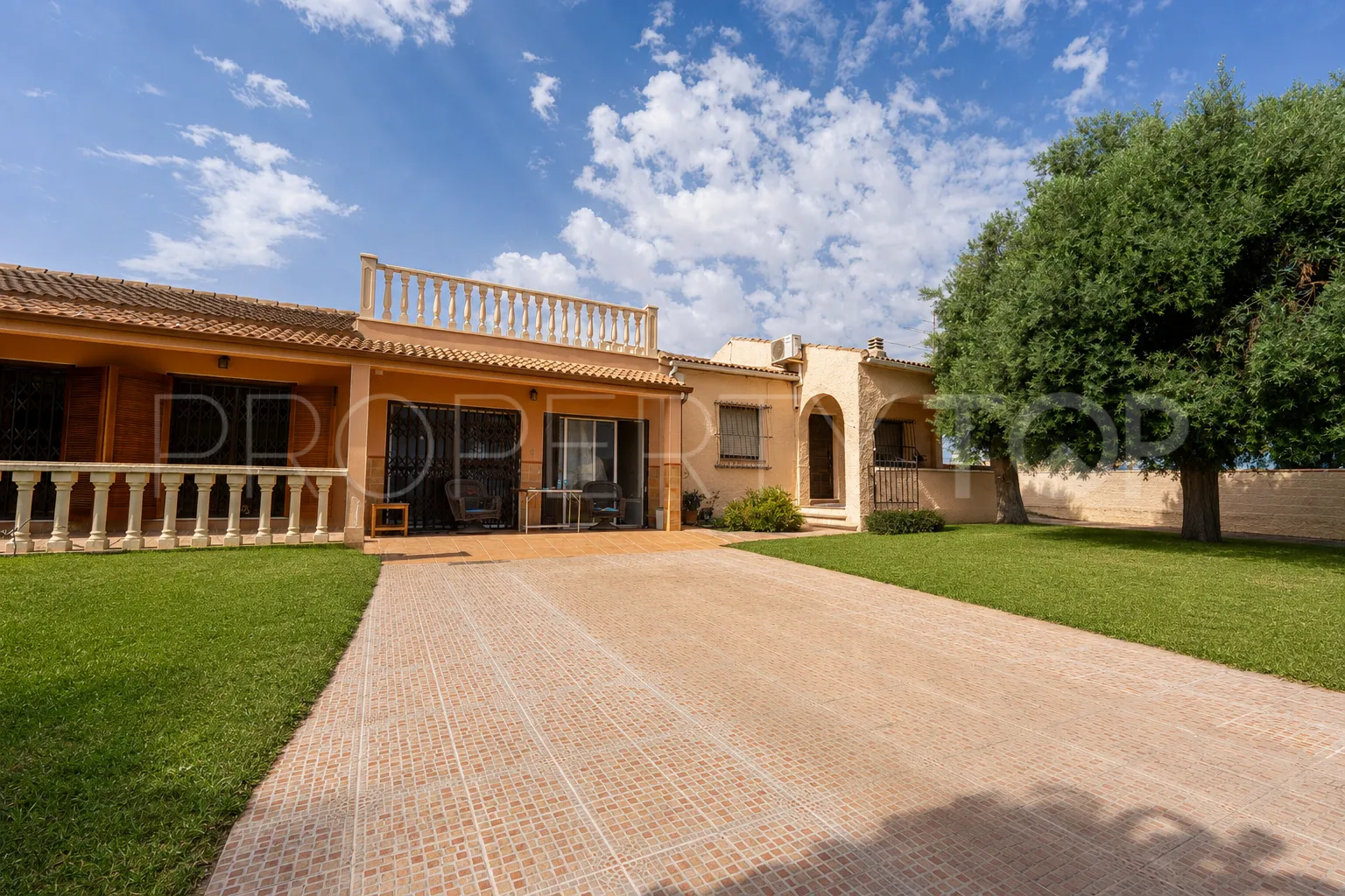 Casa con 6 dormitorios en venta en Los Balcones