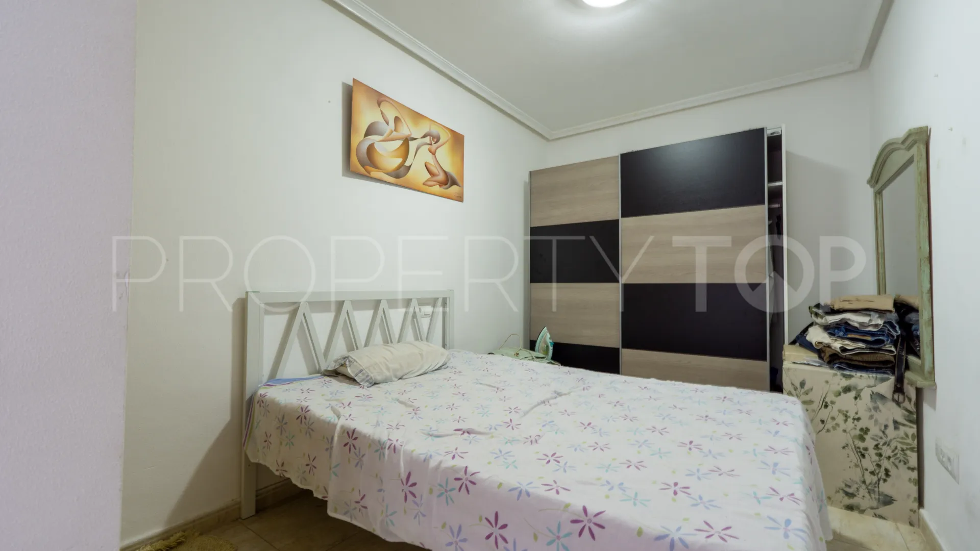 Buy 2 bedrooms apartment in Torrevieja