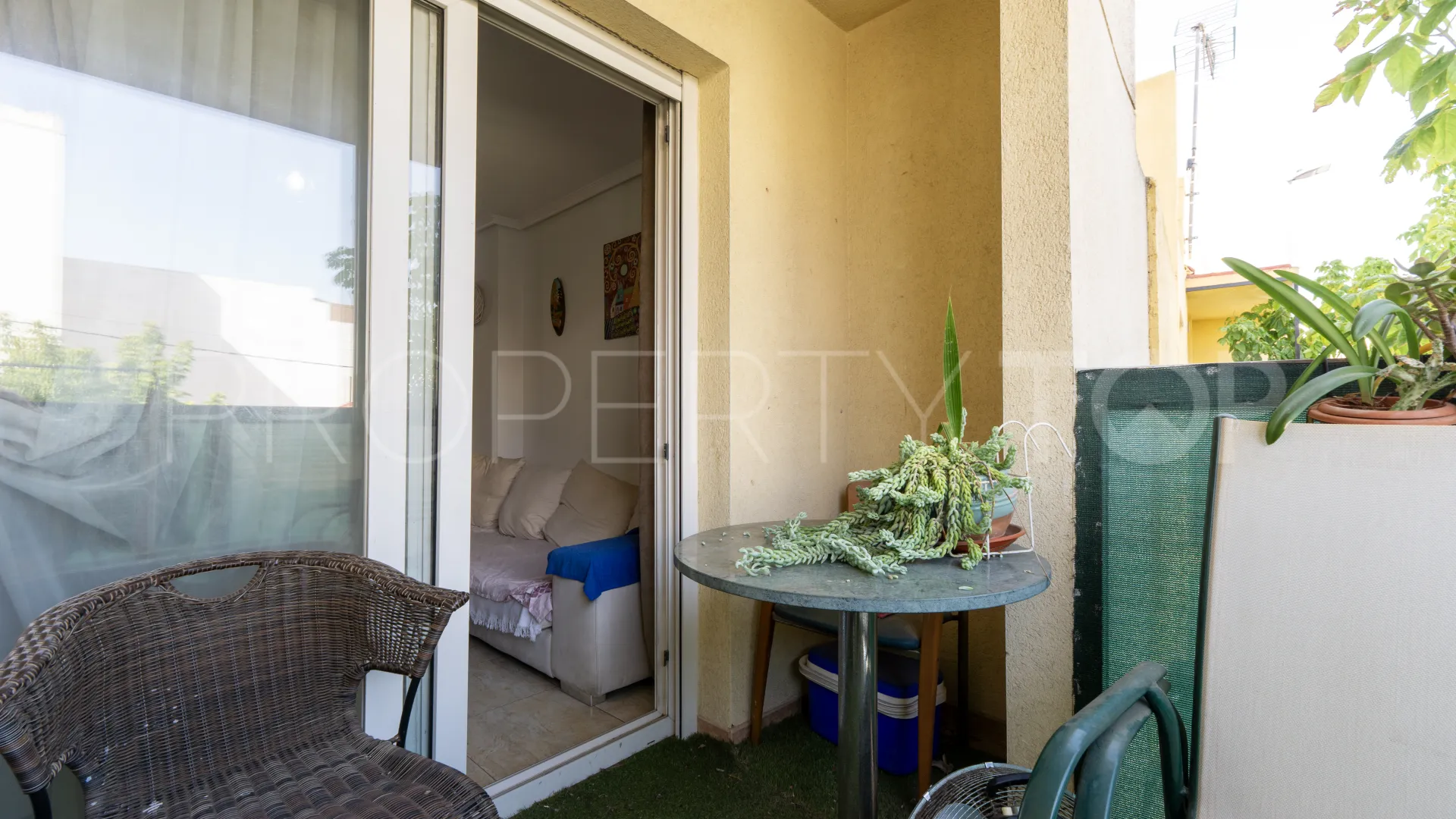 Buy 2 bedrooms apartment in Torrevieja