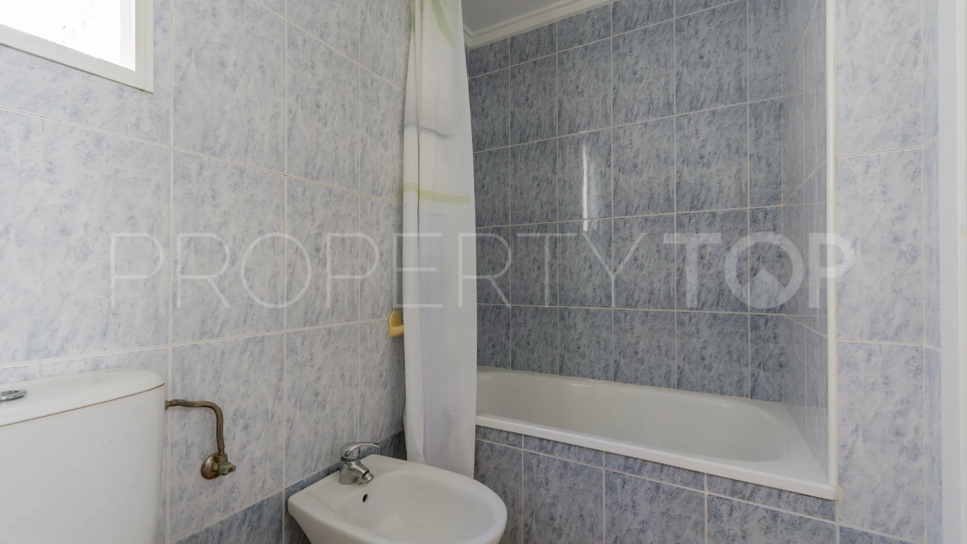 Se vende apartamento de 2 dormitorios en Torrevieja