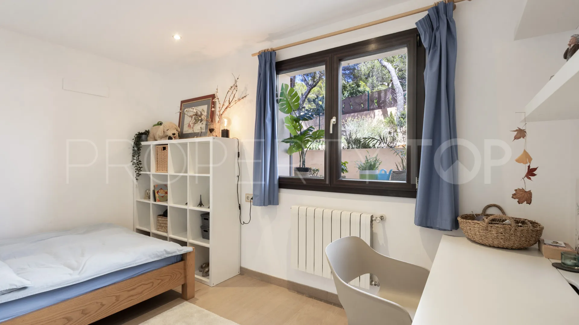 Buy Costa de la calma house with 4 bedrooms