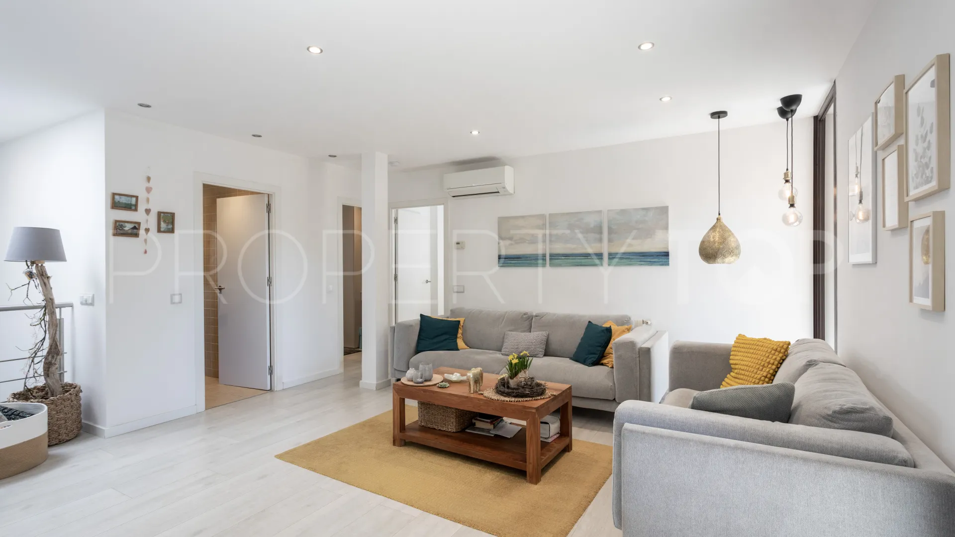 Buy Costa de la calma house with 4 bedrooms