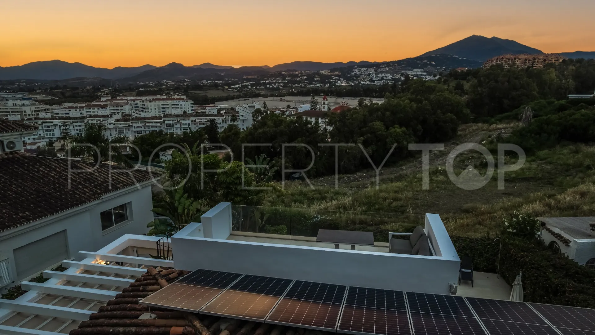 Nueva Andalucia, villa en venta de 4 dormitorios
