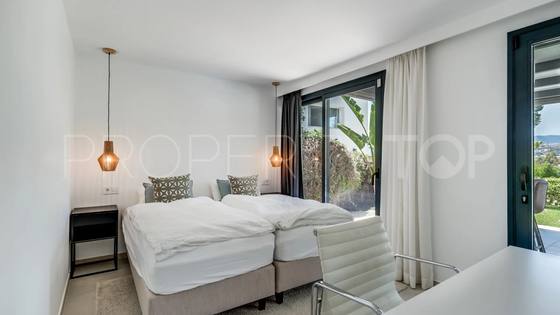 Nueva Andalucia, villa en venta de 4 dormitorios