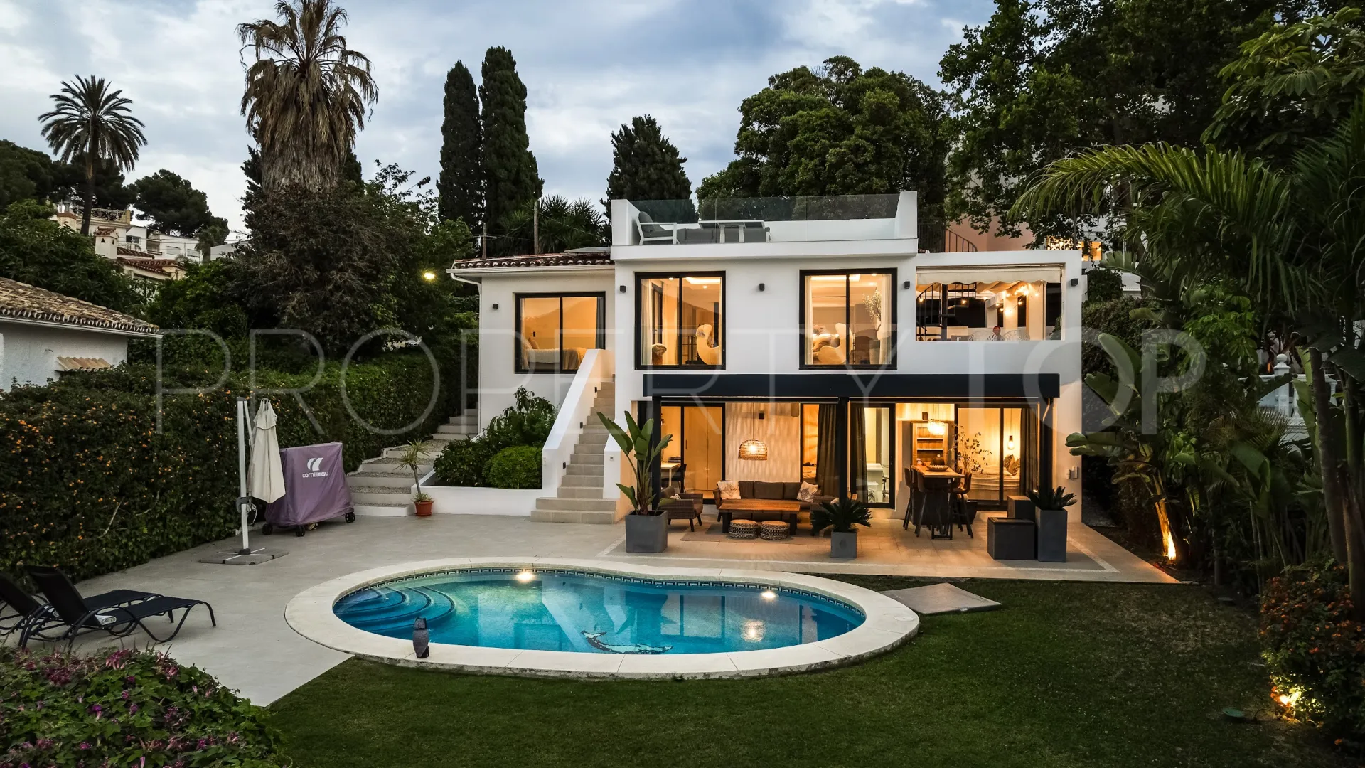 Nueva Andalucia, villa en venta de 4 dormitorios