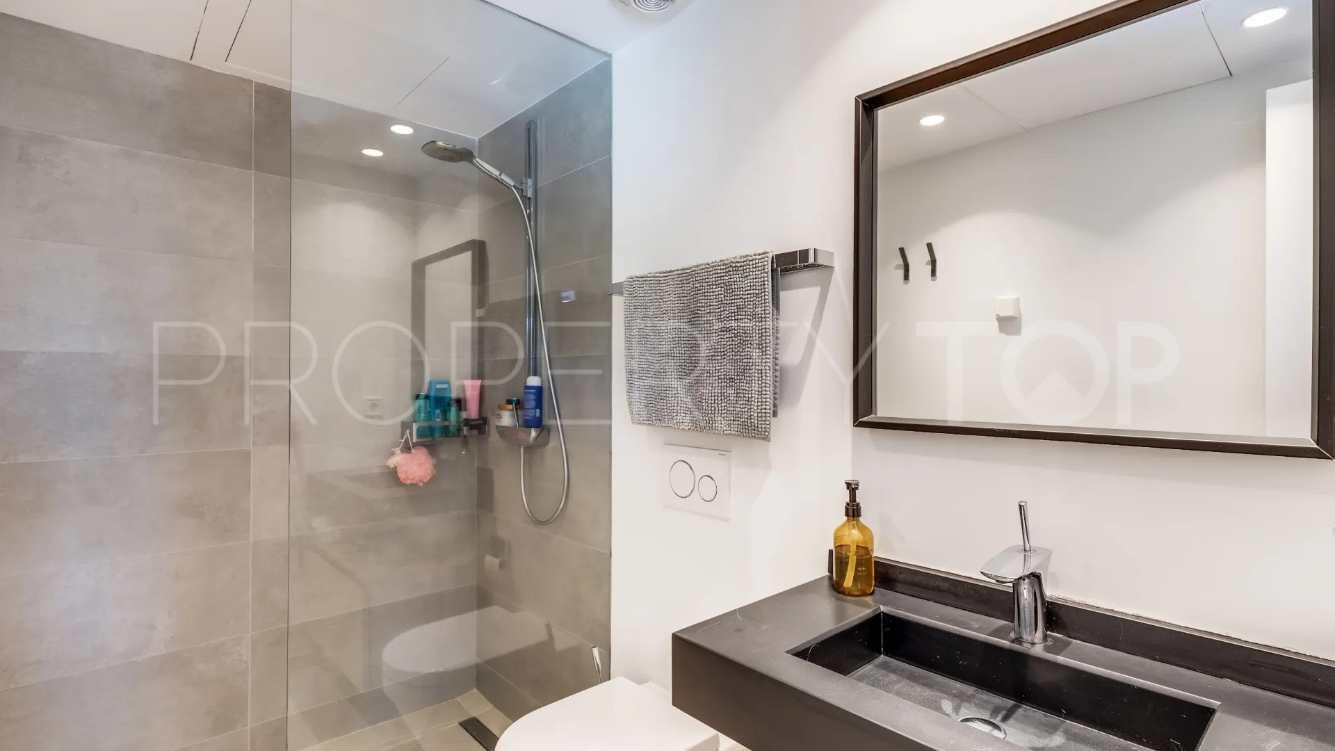 Nueva Andalucia, villa en venta de 4 dormitorios