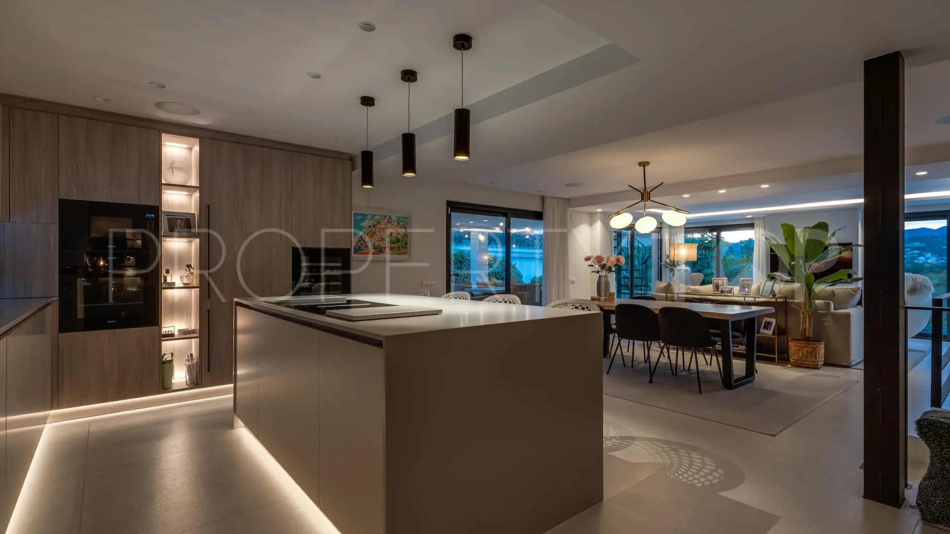 Nueva Andalucia, villa en venta de 4 dormitorios