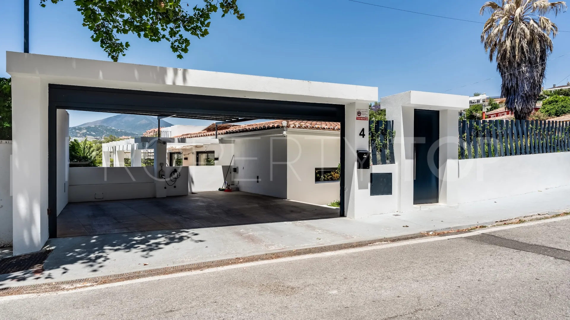 Nueva Andalucia, villa en venta de 4 dormitorios