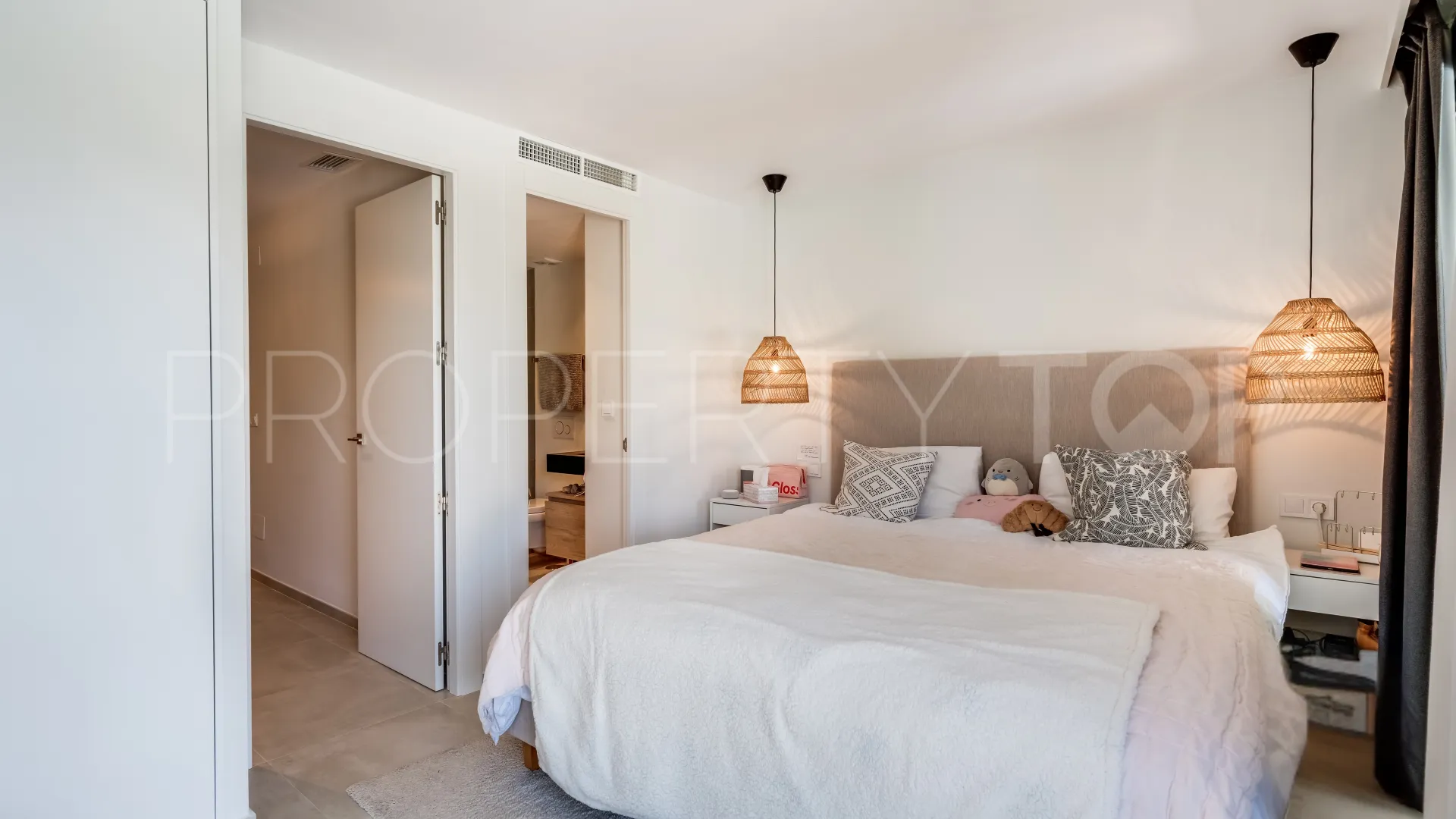 Nueva Andalucia, villa en venta de 4 dormitorios