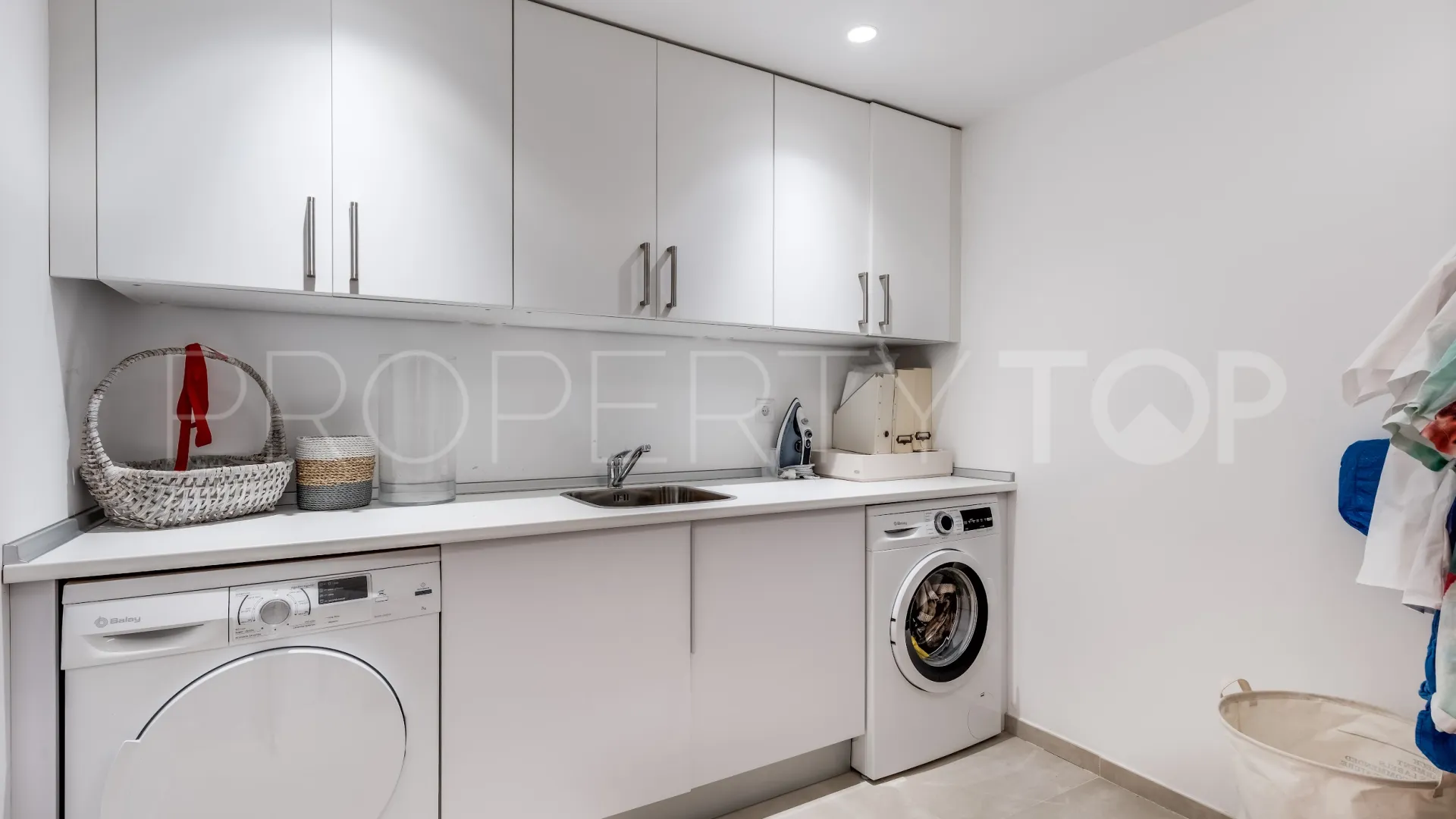 Nueva Andalucia, villa en venta de 4 dormitorios