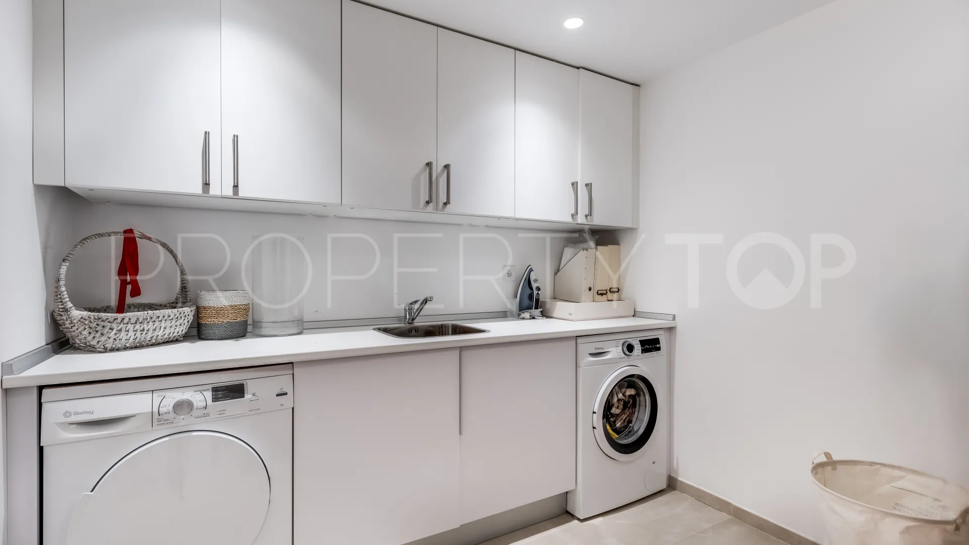 Nueva Andalucia, villa en venta de 4 dormitorios