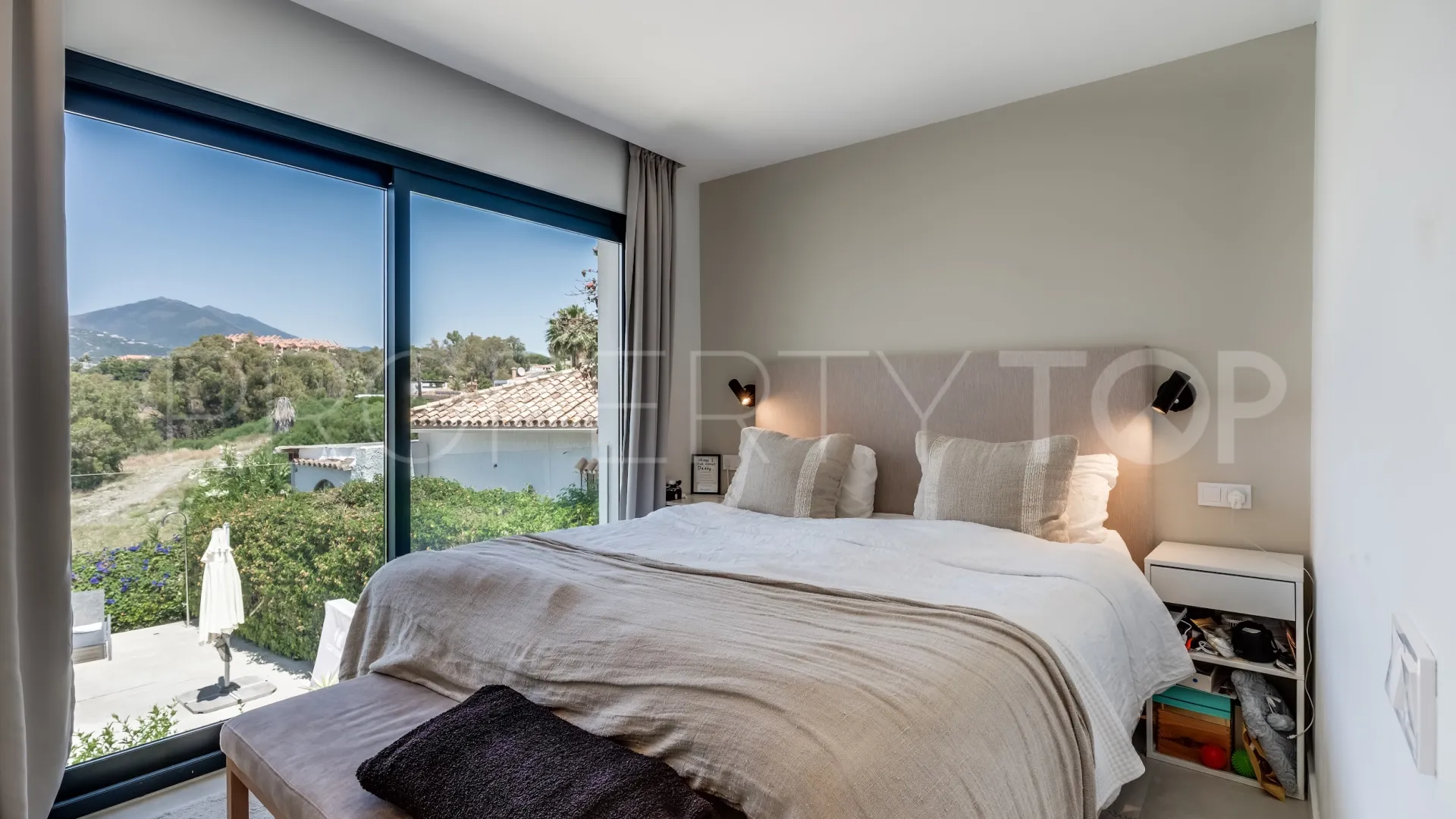 Nueva Andalucia, villa en venta de 4 dormitorios