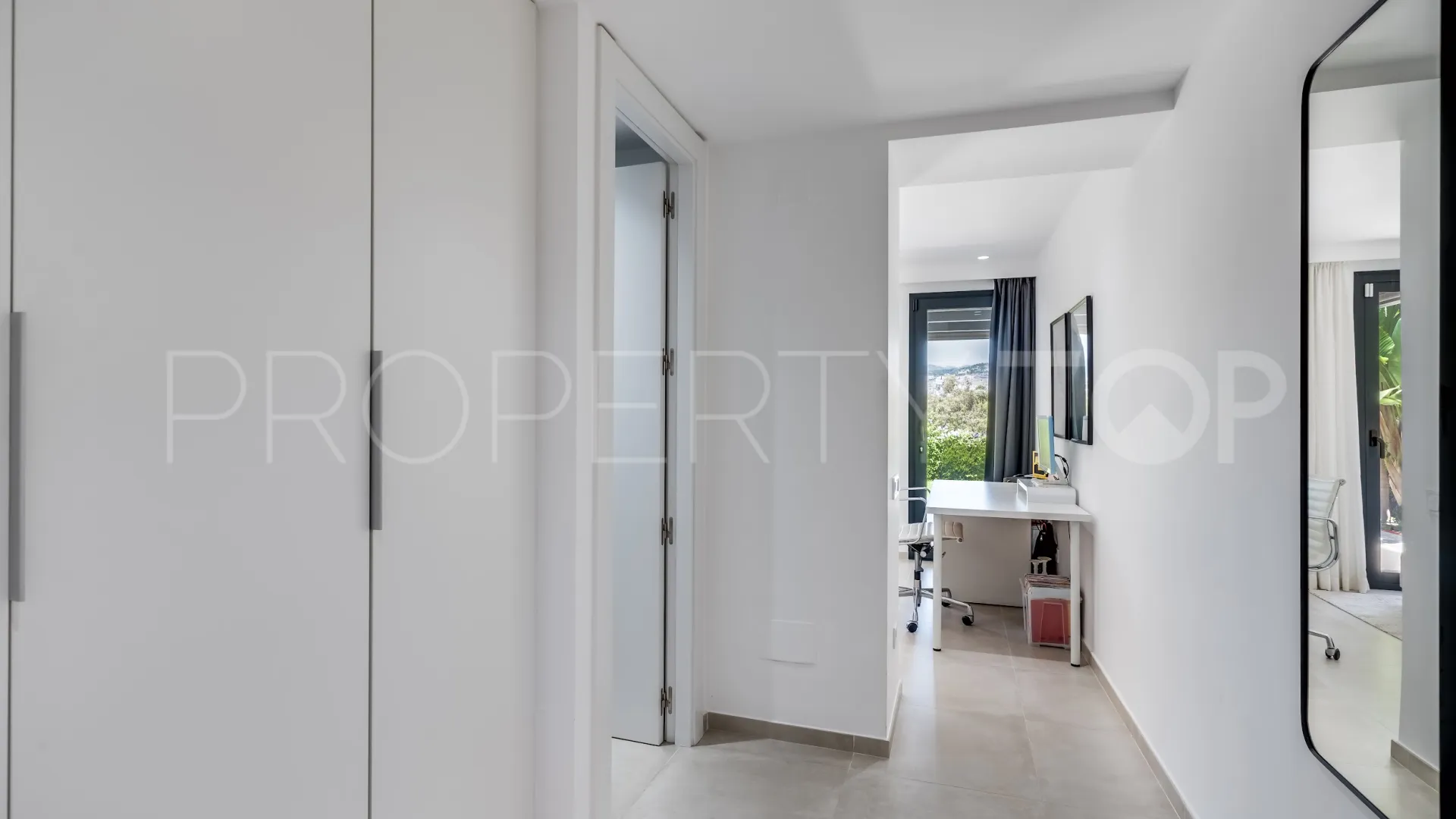 Nueva Andalucia, villa en venta de 4 dormitorios